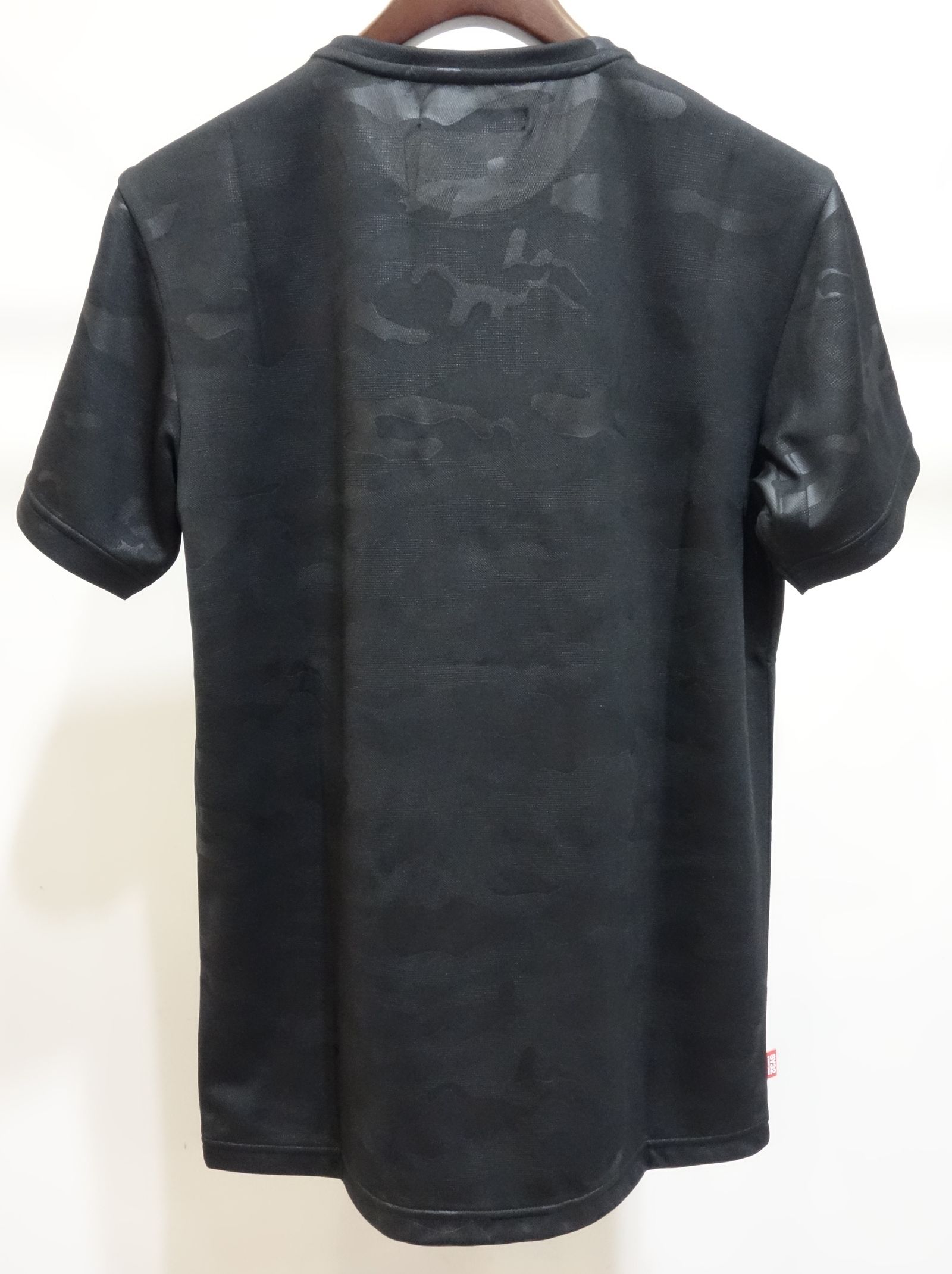 EMBOSS CAMO BOX LOGO TEE / TNS1728 / プリントTシャツ
