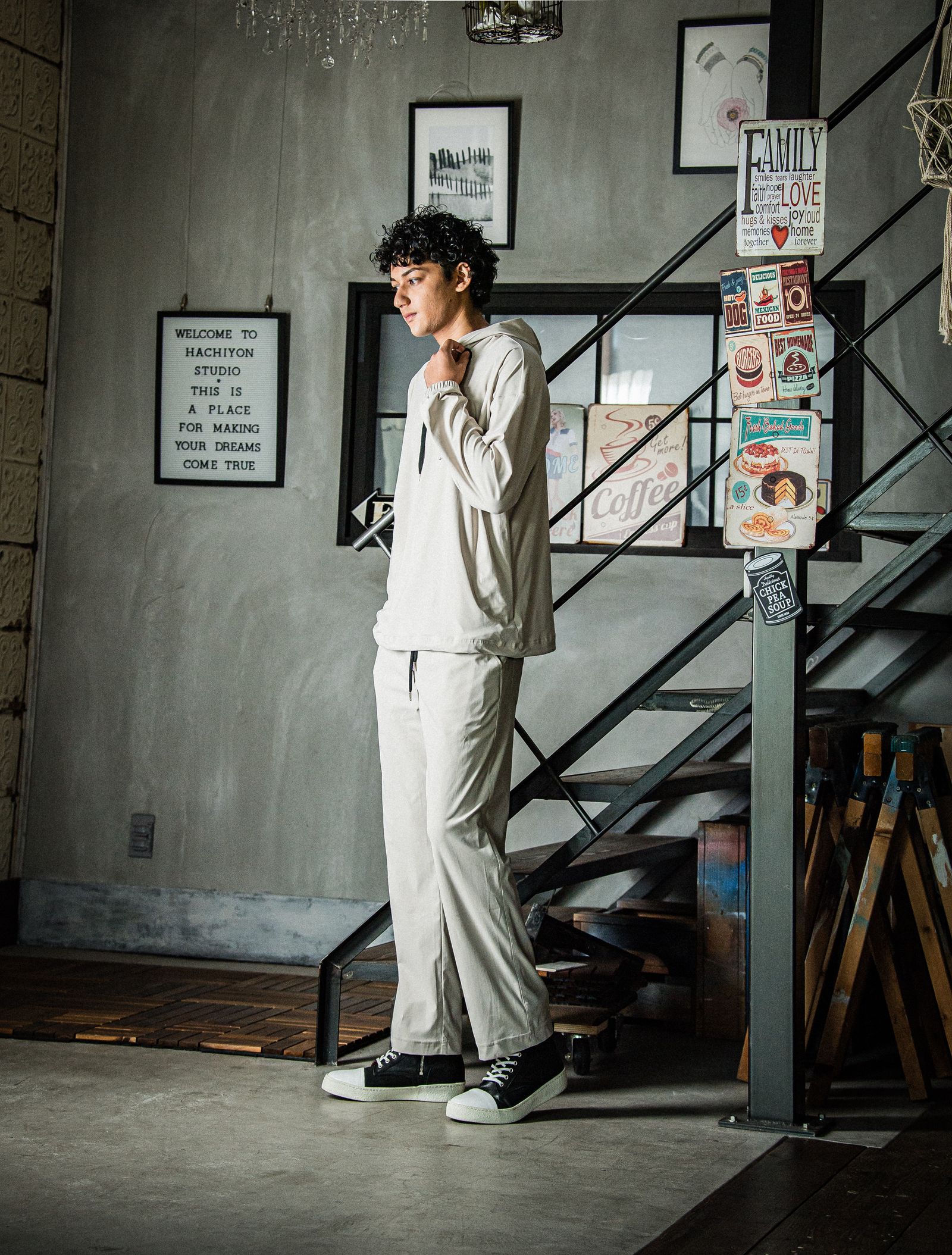 CHRIS EASY WIDE PANTS / RC31-ST-016W / ナイロンワイドパンツ / グレージュ