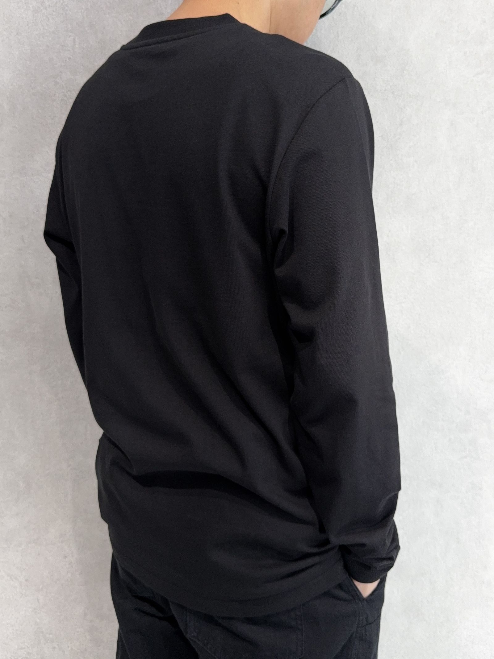 ロングスリーブ イージー20sスクリプトグラフィックTシャツ / 4RH854G / UB1(ブラック)