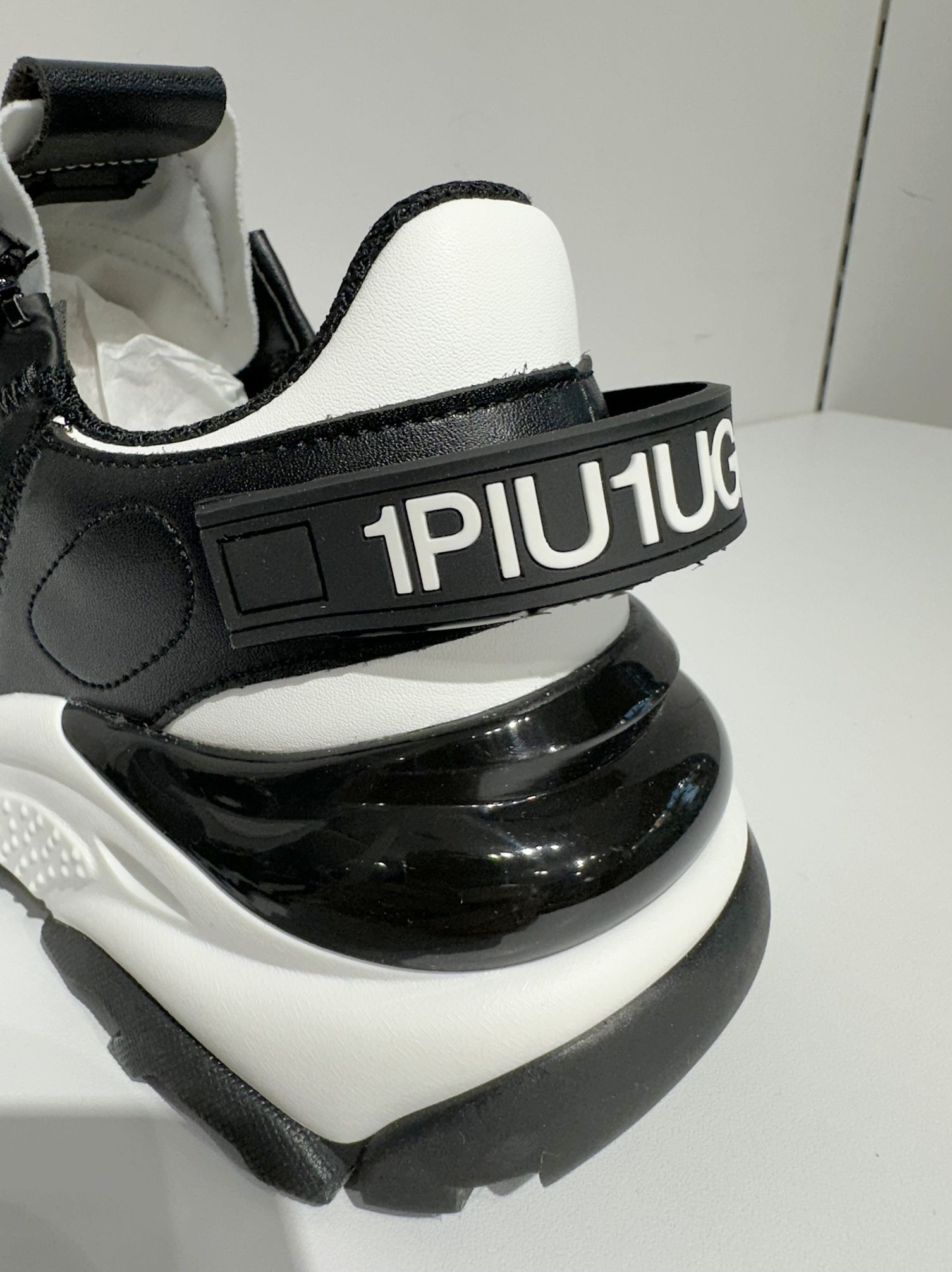 1PIU1UGUALE3 RELAX - ジップロゴスポーツスニーカー / usx 1PIU1UGUALE3 RELAX - ジップロゴスポーツスニーカー / usx