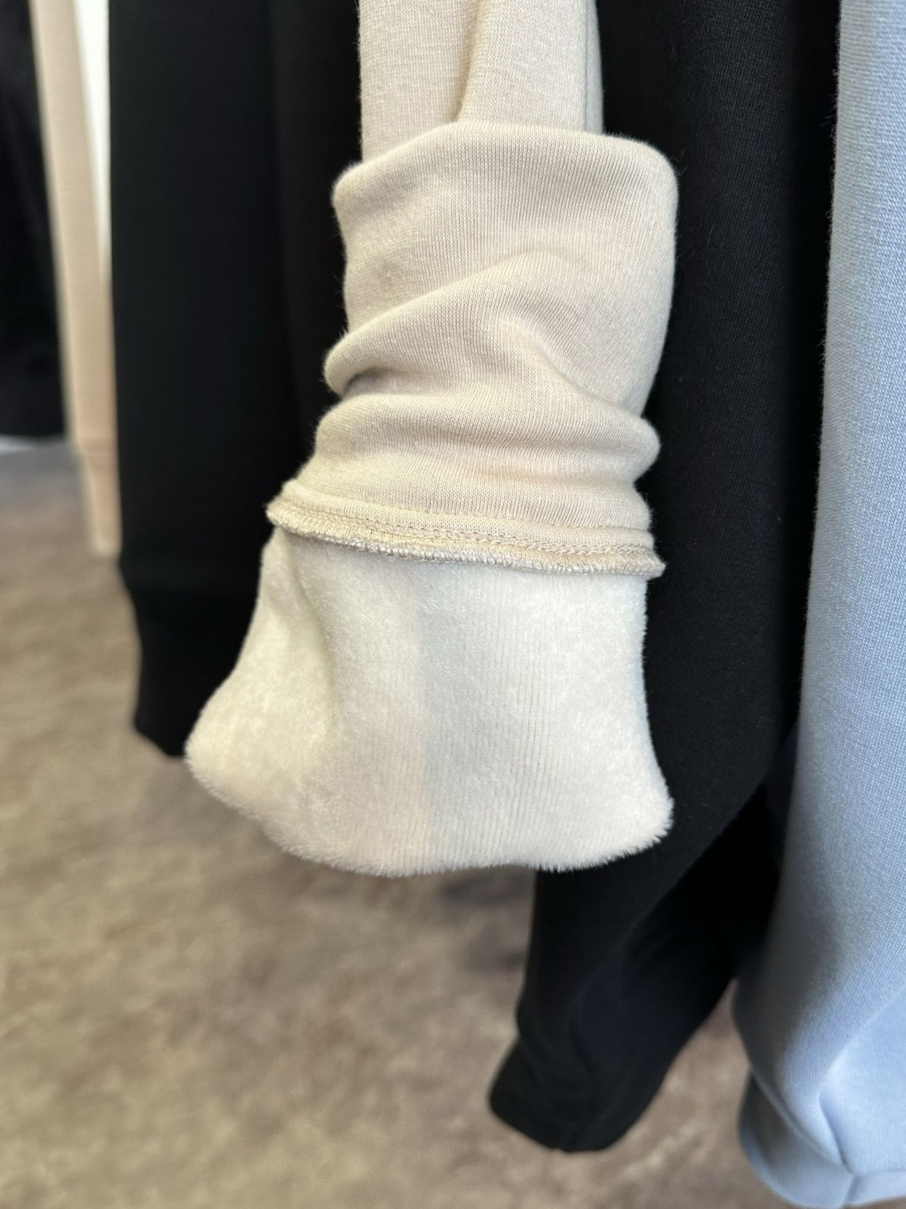 ID BACKROGO VELOURS FLEECE DROP TRAINER / RC30-C-003 / 裏起毛バックロゴトレーナー / ベージュ