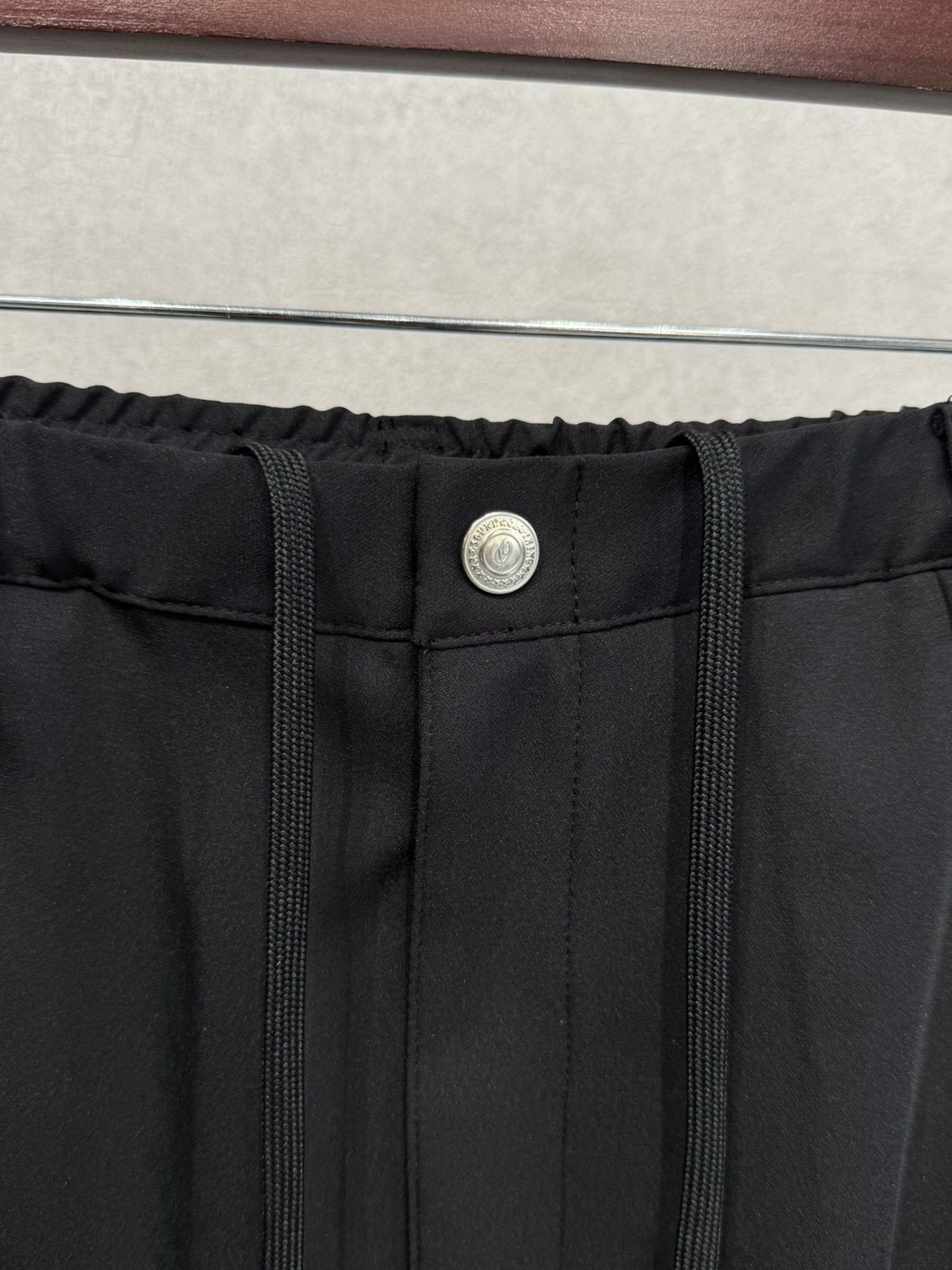 PAT WIDE EASY PANTS / RC39-ST-036BN / サテンワイドテーパードパンツ / ブラック