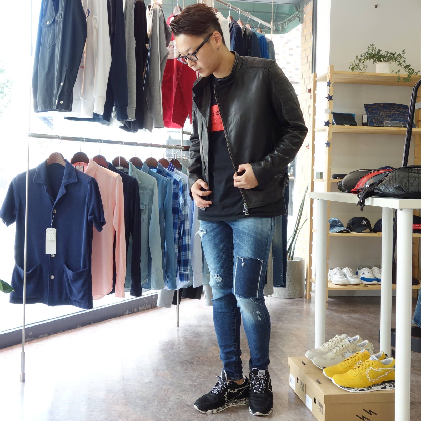 新規取扱いの【AKM Contemporary】から、上質シープスキンの 新規取扱いの【AKM Contemporary】から、上質シープスキンの