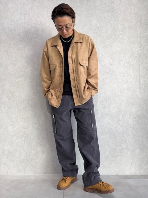 革ジャンの季節、ミリタリーカーゴとのワイルドなコーデ