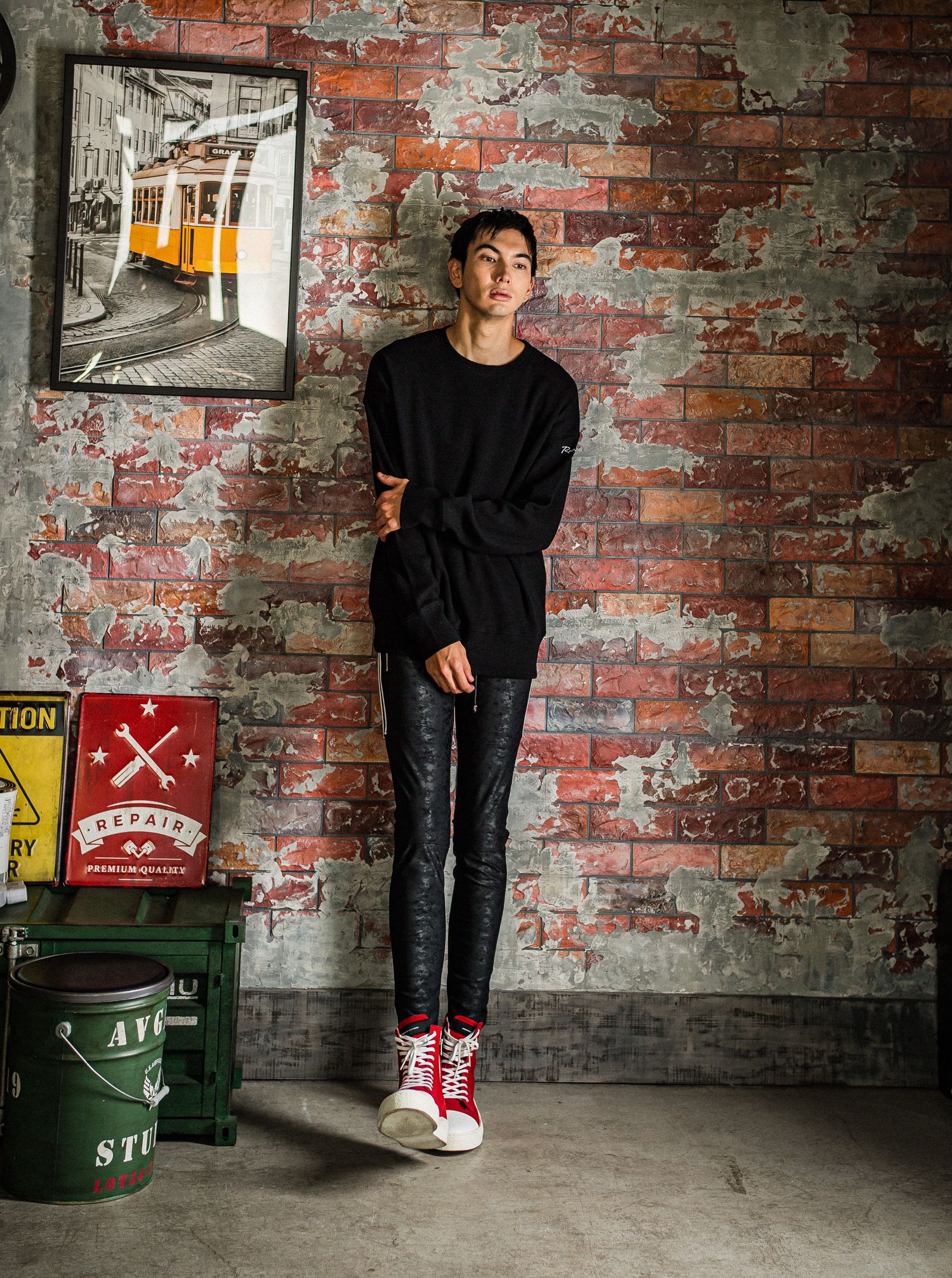WAFFLE THERMAL LOOSE TRAINER / BASIC-CUT-002 / サーマルトレーナー / ブラック