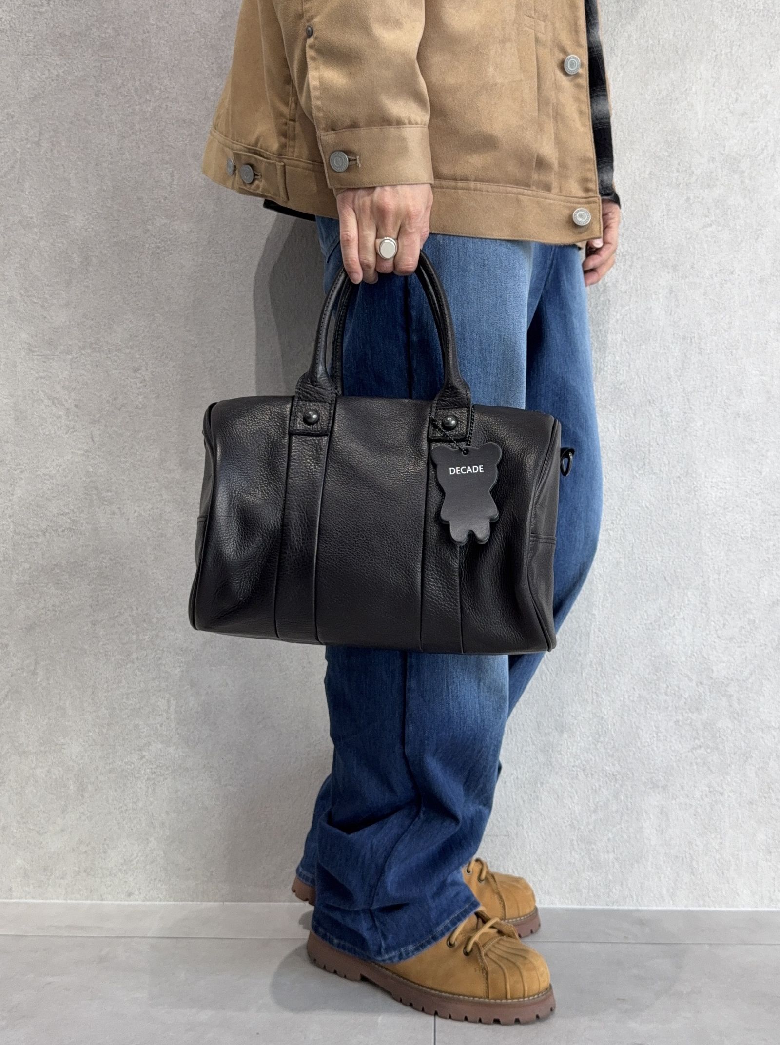 オイルドカウレザー ボストンショルダーバッグ / DCD-01516B / ブラック×ブラック