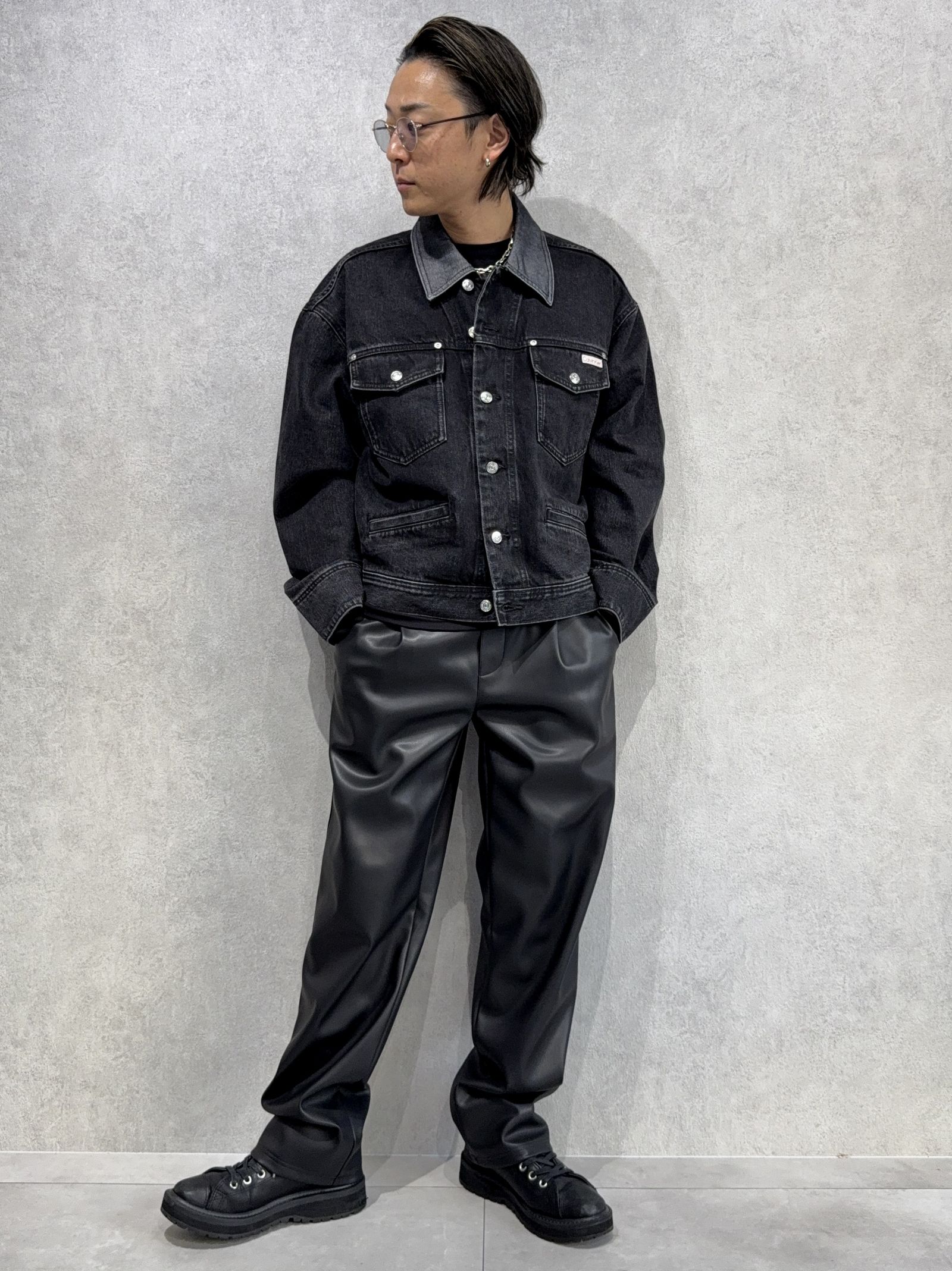 カルバンクライン新作×RESOUND別注レザーワイドパンツ