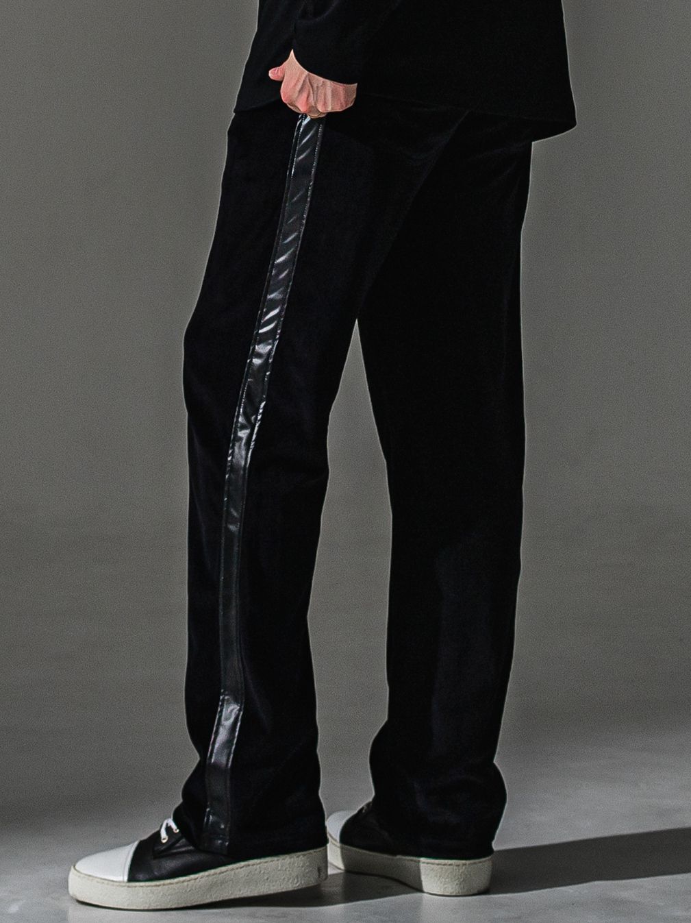VELOUR SEMIWIDE TUCK PT / RC41-ST-044 / ベロアセミワイドタックパンツ / ブラック (9月中旬入荷予定)
