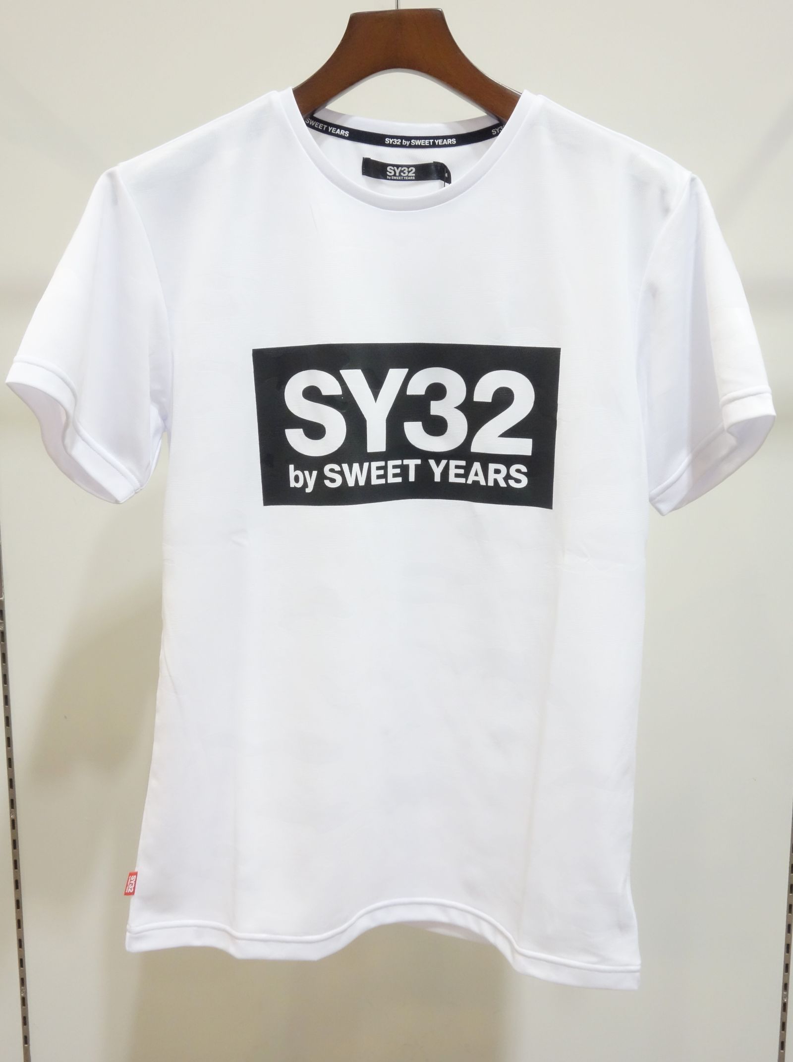 EMBOSS CAMO BOX LOGO TEE / TNS1728 / プリントTシャツ