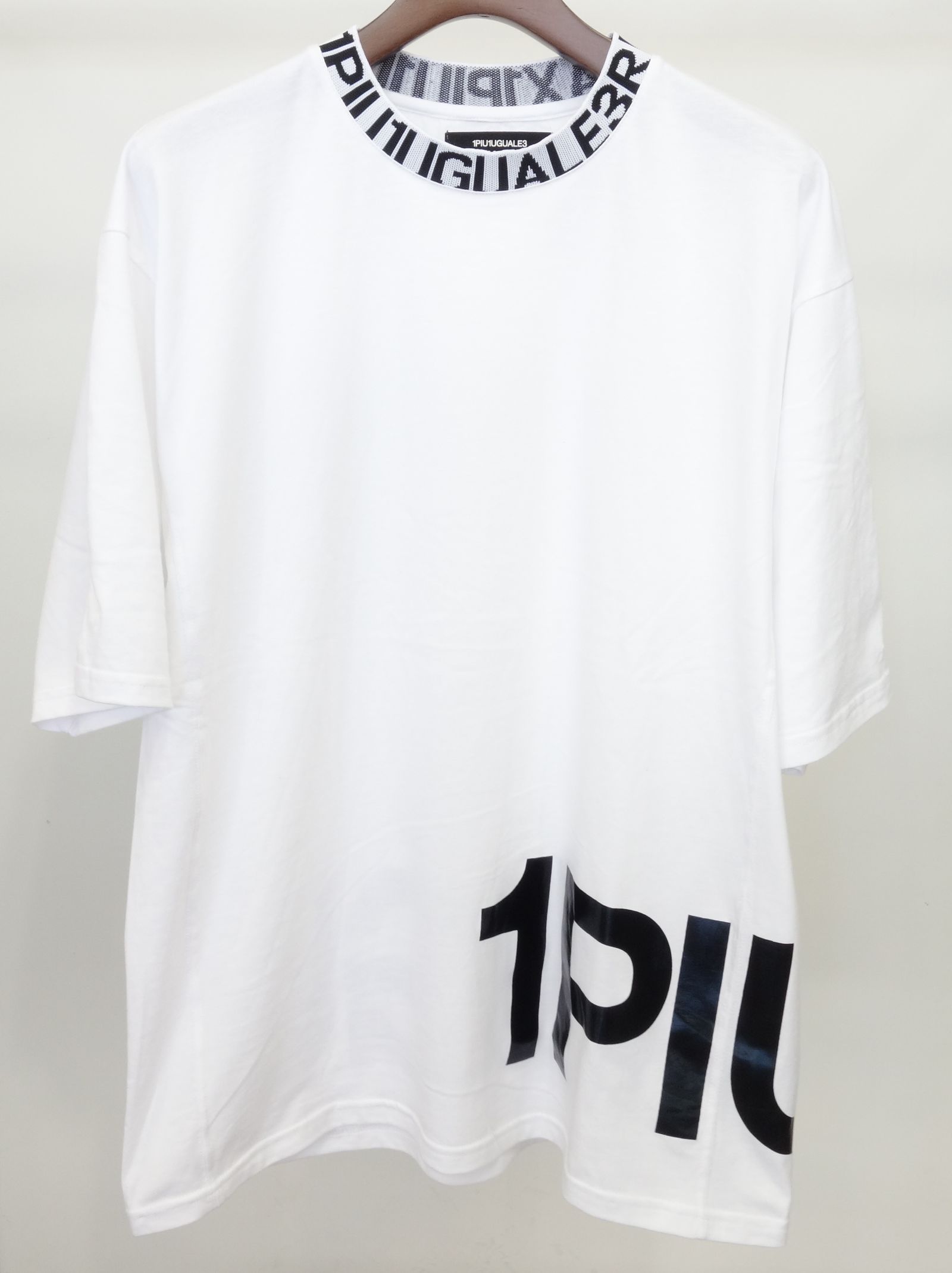 ワイドネックロゴ半袖Tシャツ / ust-21042
