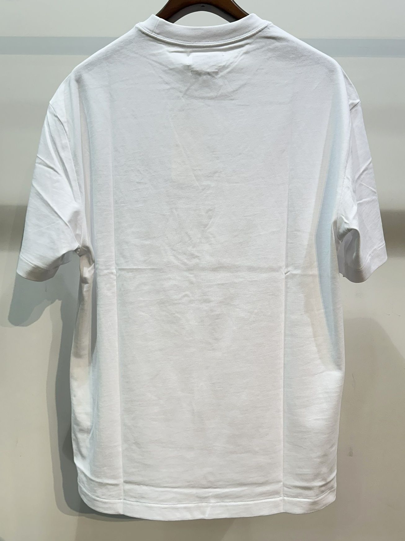 【Jung Kook/ジョングク、Bright/ブライト着用商品】 アーカイブロゴ リラックスクルーネックTシャツ / 40HM229 / ホワイト