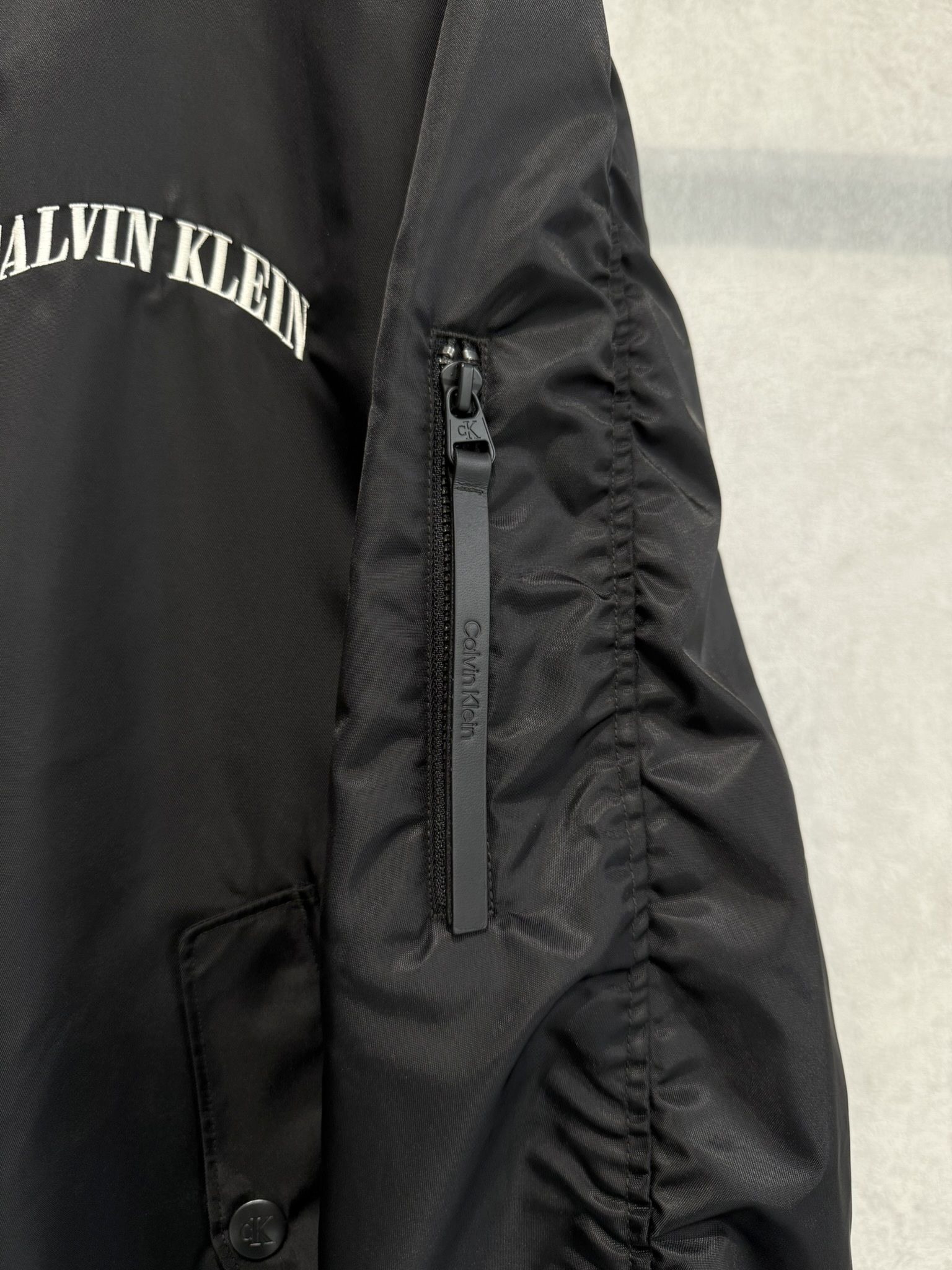 【BTSジョングク着用】ナイロンジップアップブルゾン / 4RF510G / UB1(ブラック)