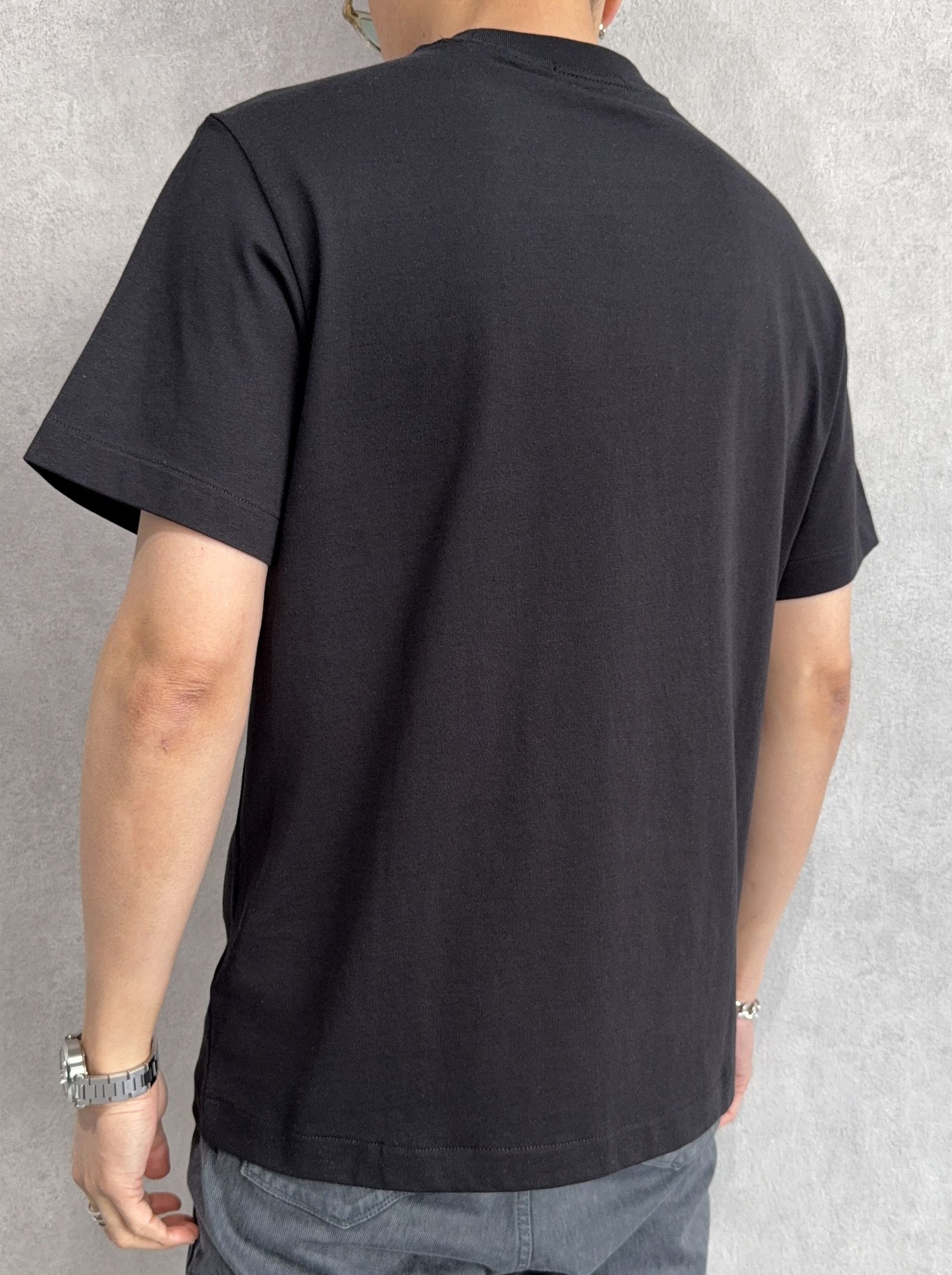 【Jung Kook/ジョングク、MINGYU/ミンギュ着用商品】 ショートスリーブイージーモノグラムTシャツ / 4RC275G / UB1(ブラック)