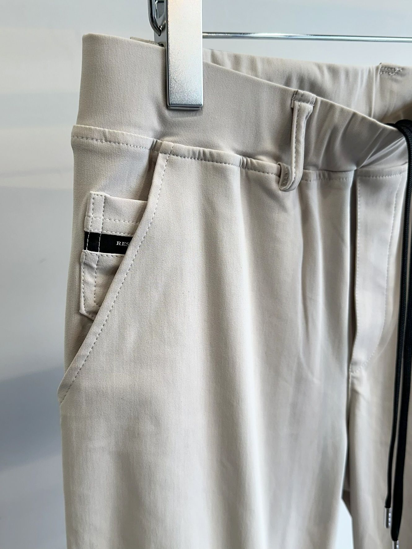CHRIS EASY WIDE PANTS / RC31-ST-016W / ナイロンワイドパンツ / グレージュ