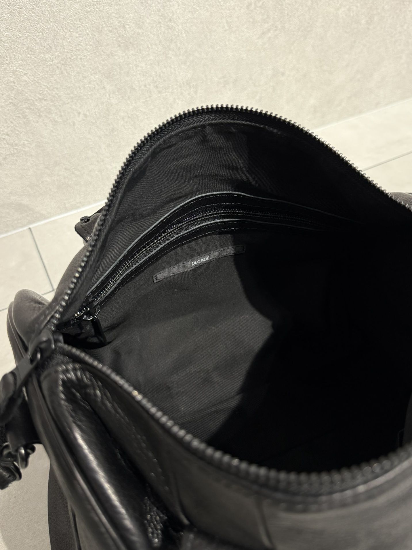 オイルドカウレザー ボストンショルダーバッグ / DCD-01516B / ブラック×ブラック