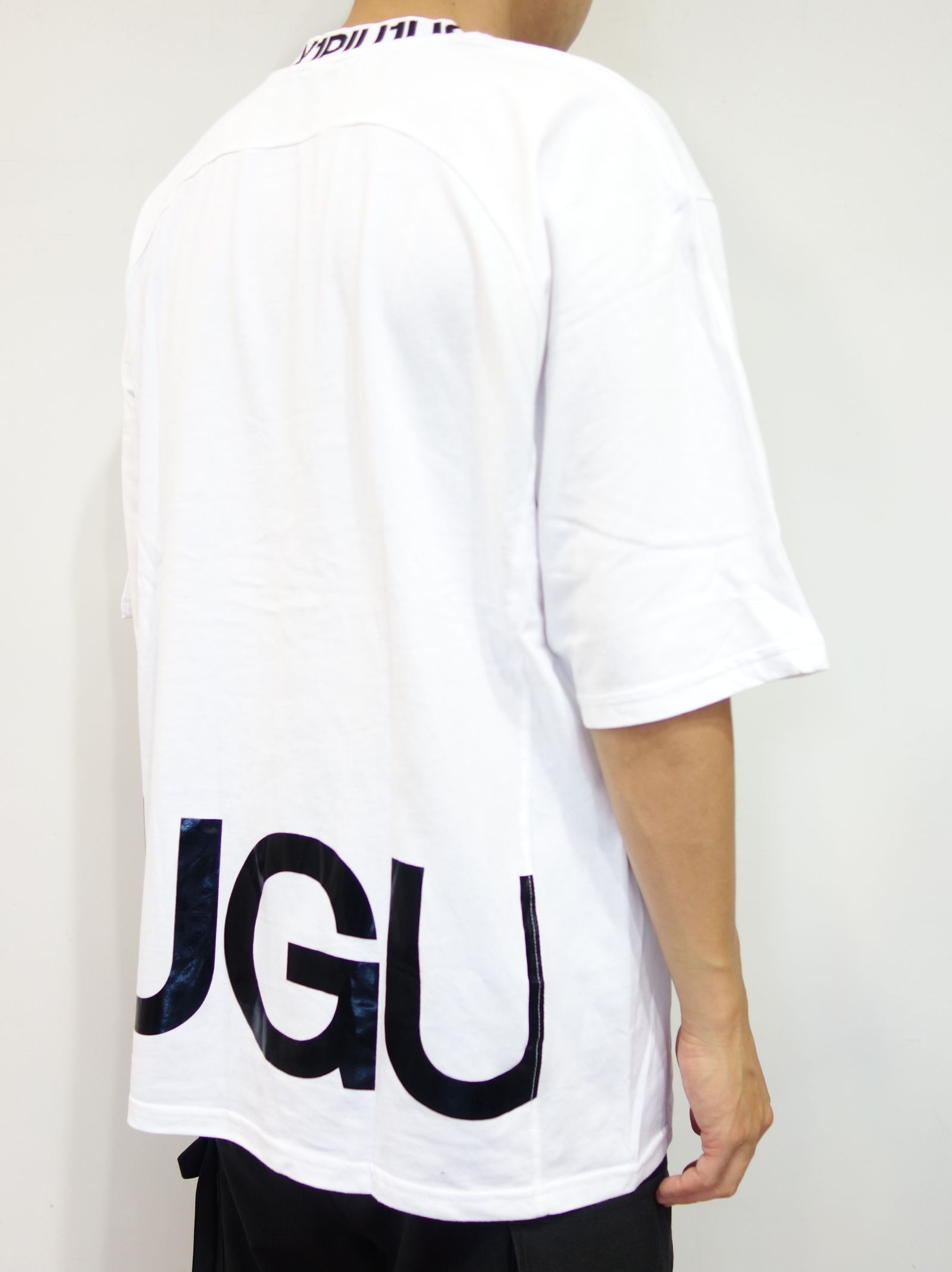 ワイドネックロゴ半袖Tシャツ / ust-21042