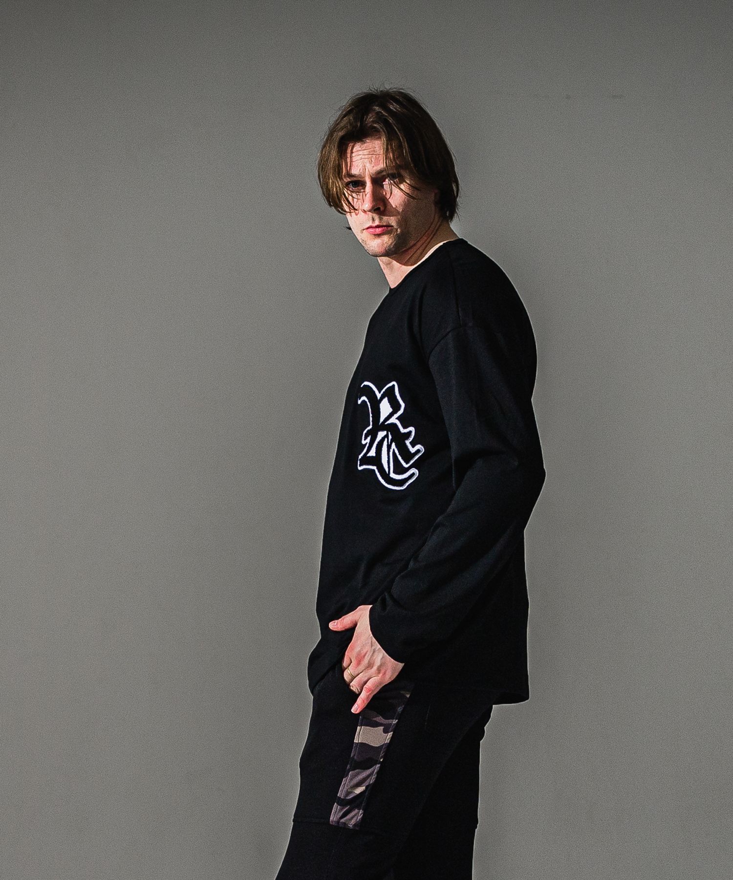 RC OVER LONGSLEEVE TEE / RC41-T-001 / オーバーサイズ長袖RCロゴワッペンTシャツ / ブラック×ホワイト (7月中旬入荷予定)