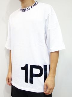 ワイドネックロゴ半袖Tシャツ / ust-21042