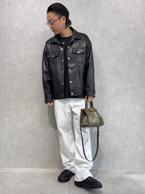 バッグで差し色コーデ