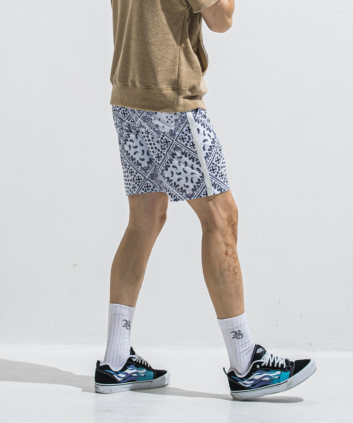 RUSH SHORTS / RC40-HP-002 / ラッシュガードショーツ / バンダナホワイト (5月下旬入荷予定)