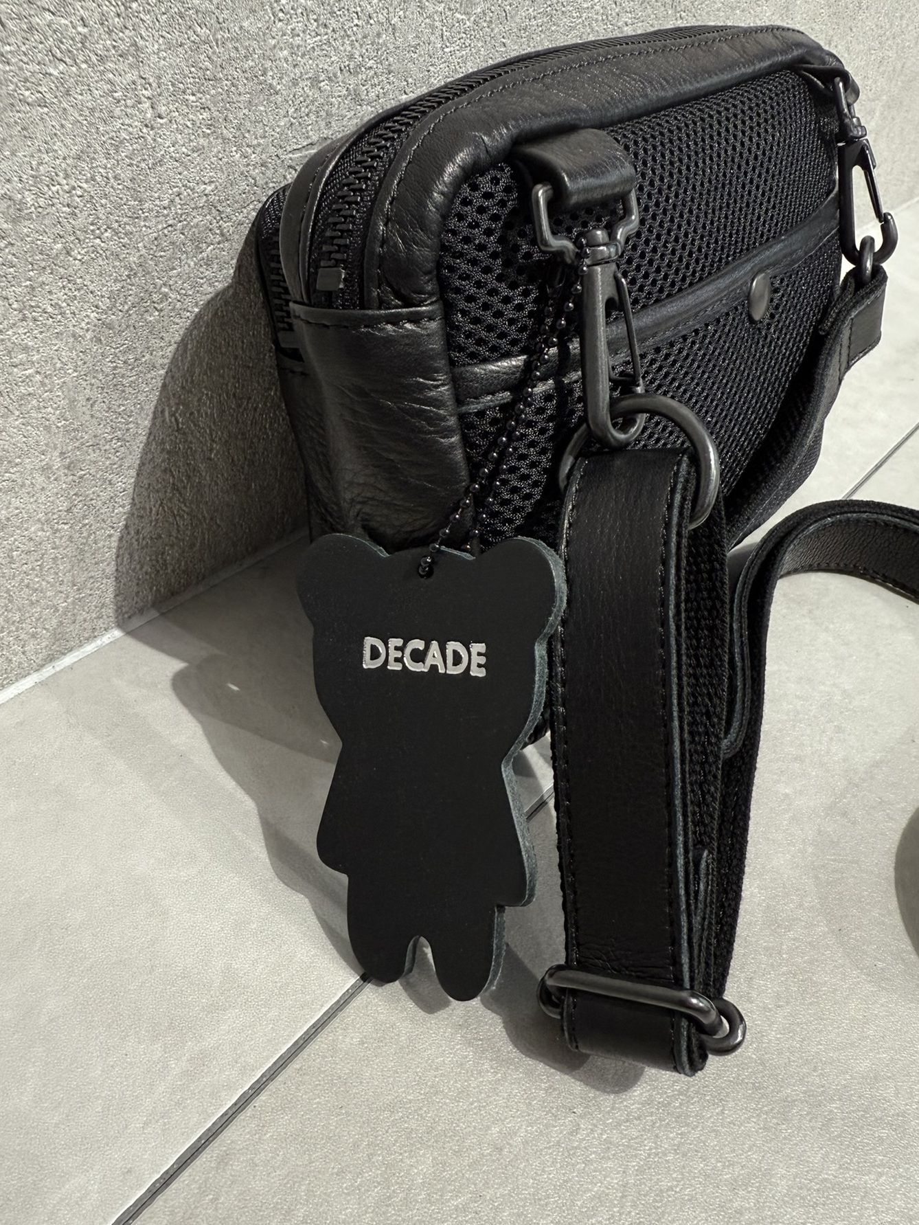 オイルドレザー ミニショルダーバッグ / DCD-01326B / ブラック×ブラック