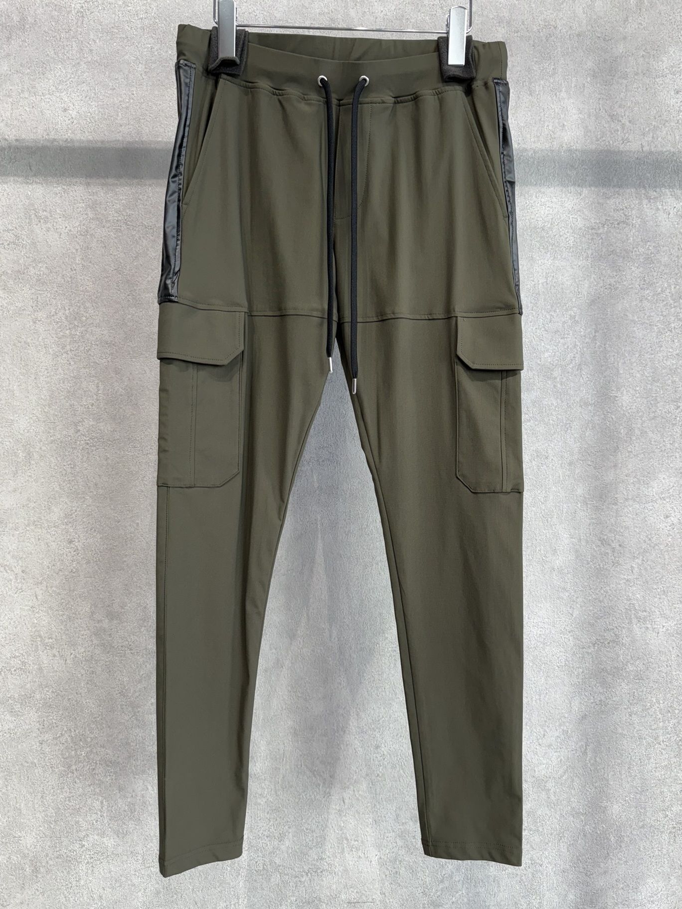 DARRELL CARGO PT / BASIC-ST-010 / ナイロン レザーラインカーゴパンツ / カーキ×レザーブラック