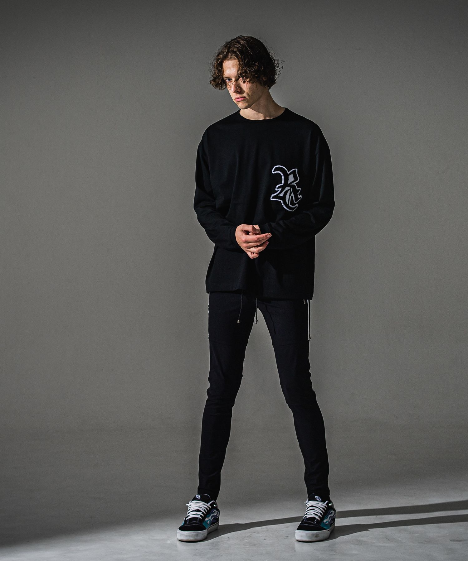 RC OVER LONGSLEEVE TEE / RC41-T-001 / オーバーサイズ長袖RCロゴワッペンTシャツ / ブラック×ホワイト (7月中旬入荷予定)