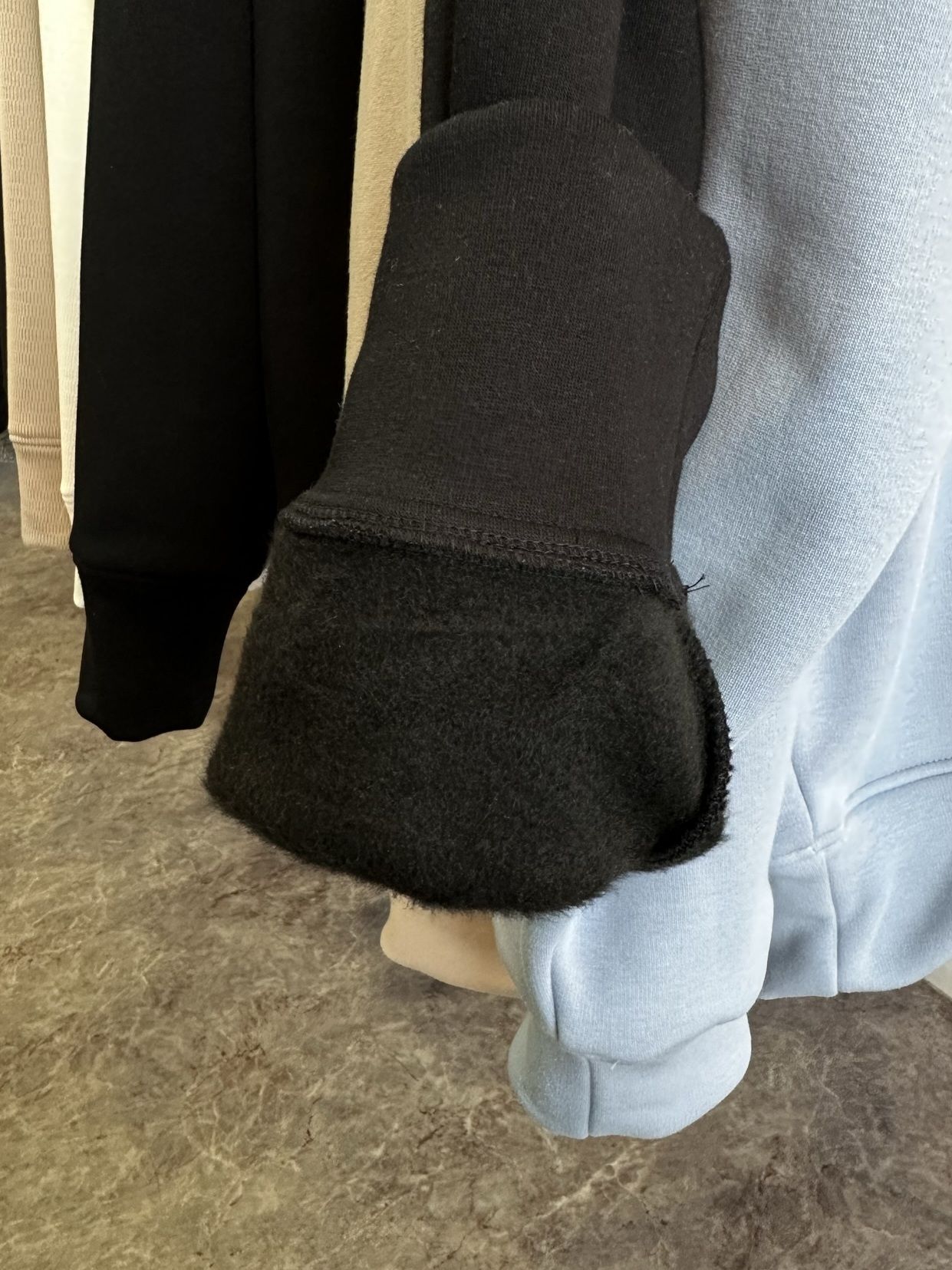 ID BACKROGO VELOURS FLEECE DROP TRAINER / RC30-C-003 / 裏起毛バックロゴトレーナー / ブラック