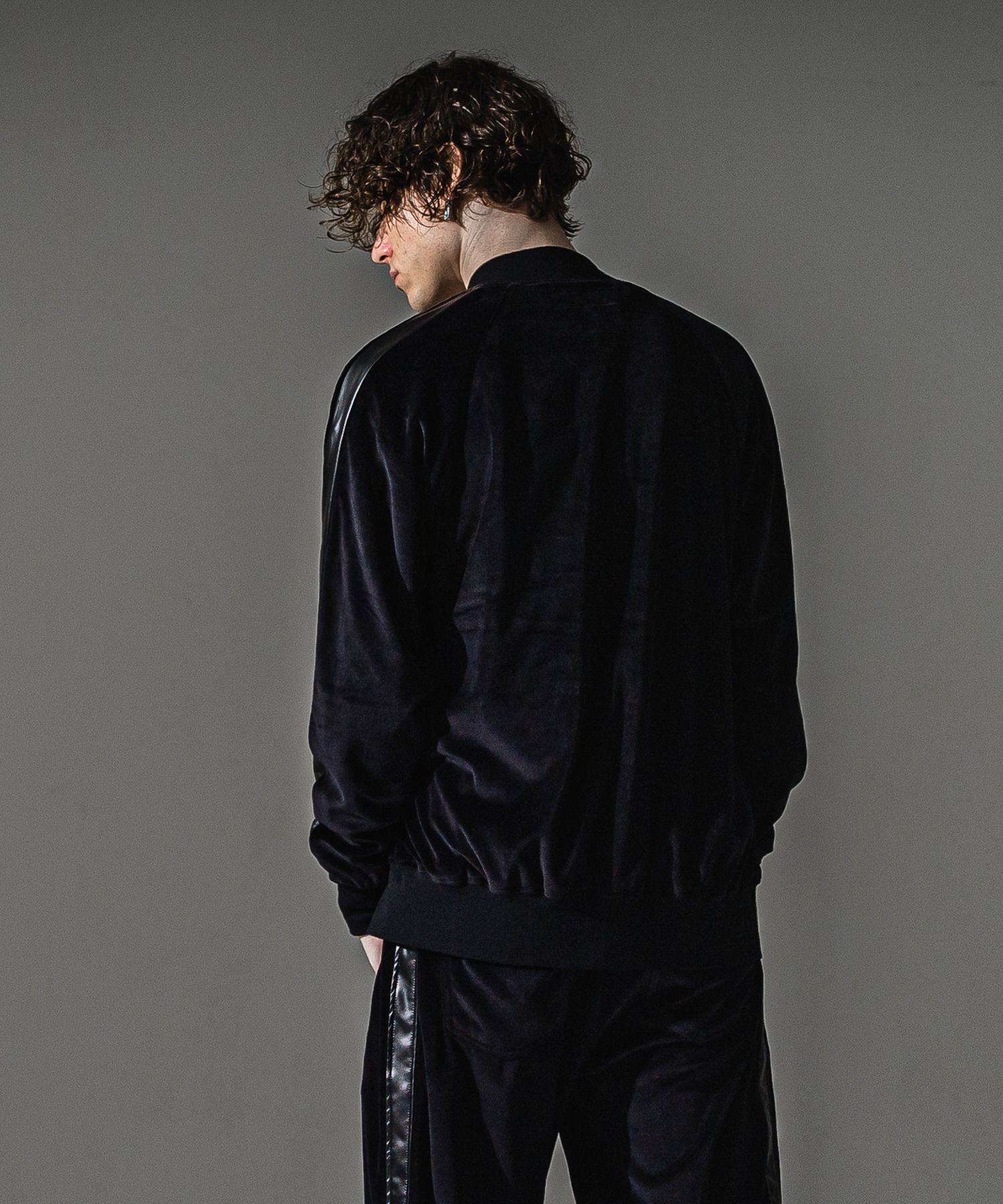 VELOURS VARSITY / RC41-C-005 / ベロアトラックスタジャン / ブラック (9月中旬入荷予定)