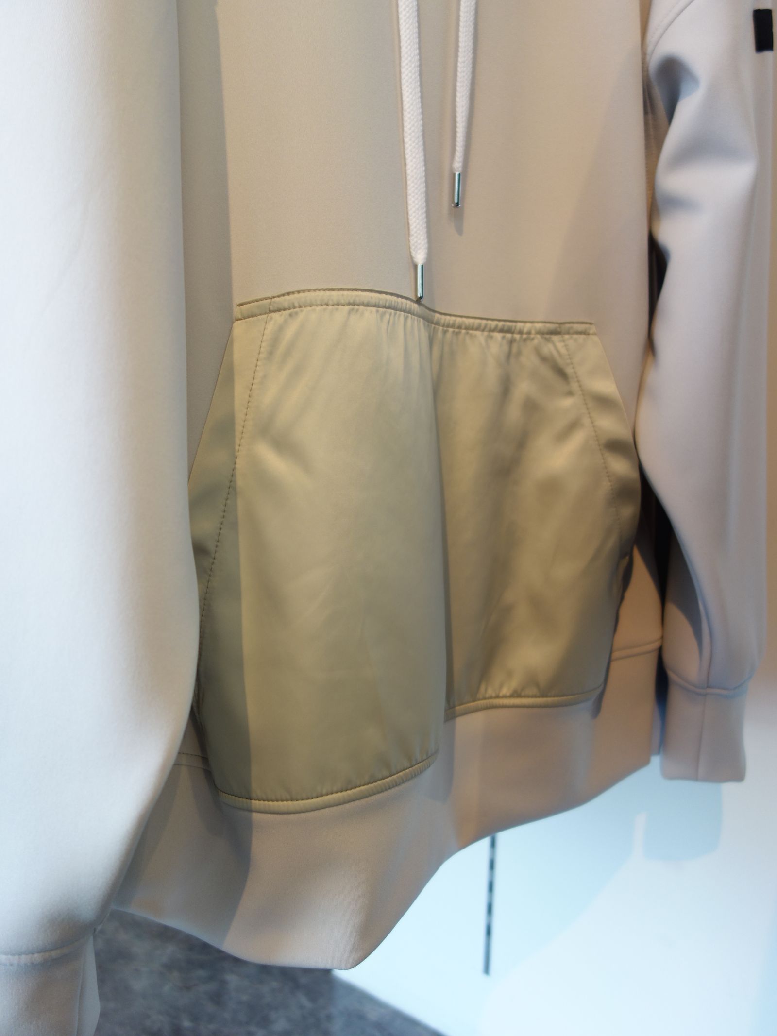 ANTIBACTERIAL NYLON LOOSE HOODIE / RC25-C-006 / ナイロンポケットパーカー / ベージュ