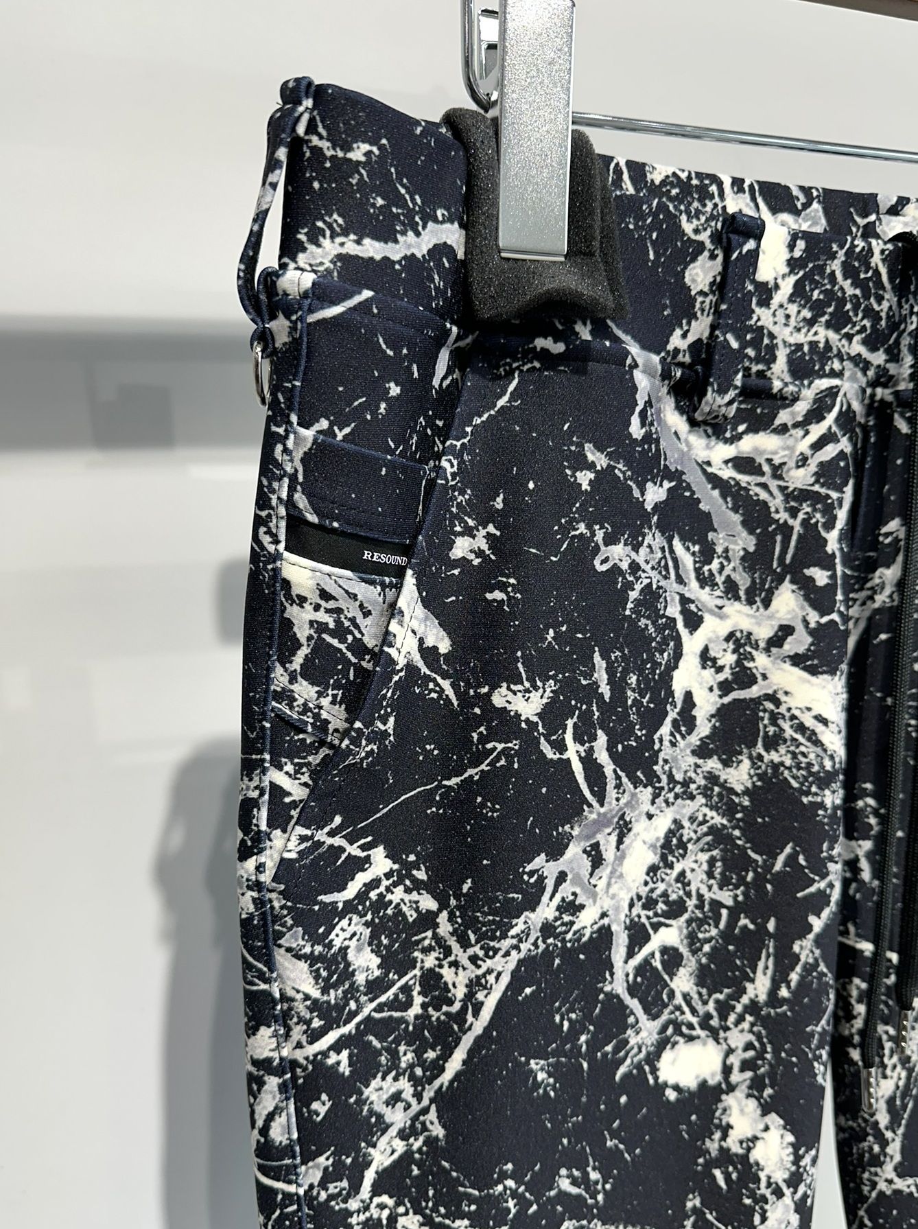CHRIS EASY PANTS / RC34-ST-016 / ペイント柄イーシーパンツ / ブラック