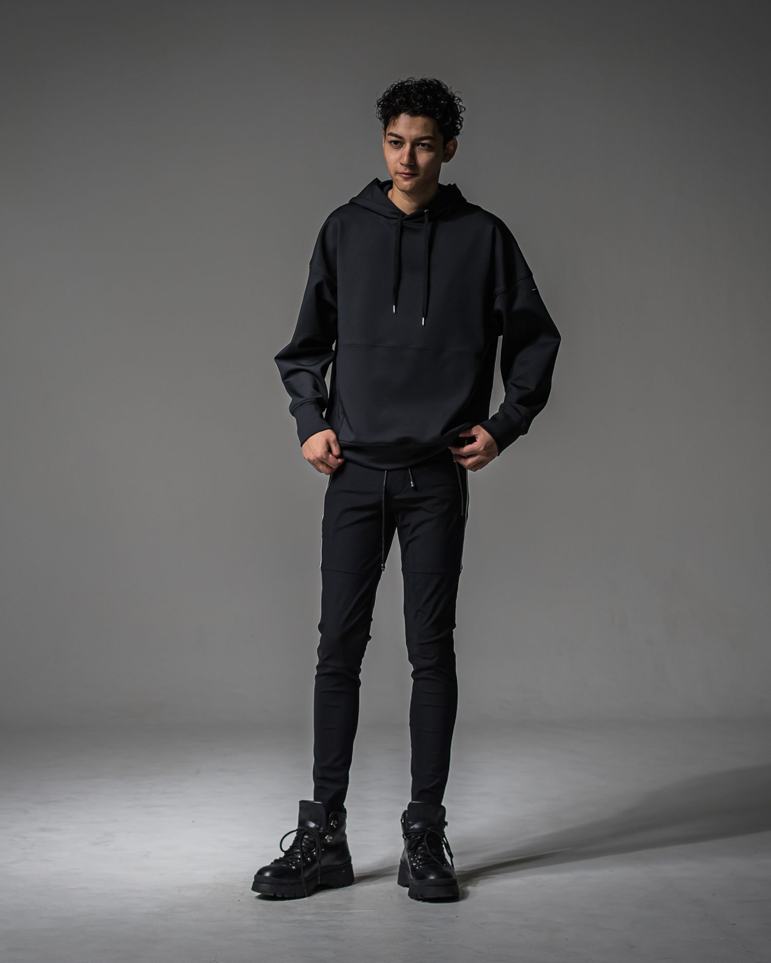 BACK ID LOOSE HOODIE / RC37-C-006 / バックロゴパーカー / ブラック (9月中旬入荷予定)