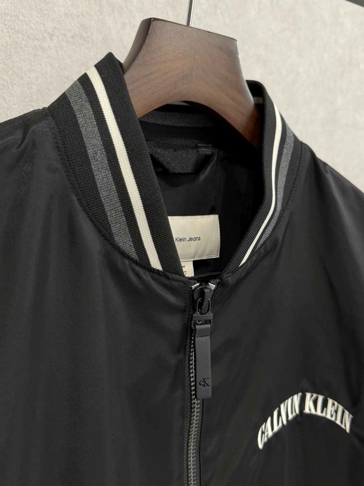 【BTSジョングク着用】ナイロンジップアップブルゾン / 4RF510G / UB1(ブラック)