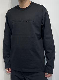 レギュラーインスティテューショナルロゴロングスリーブTシャツ / J326597 / ブラック
