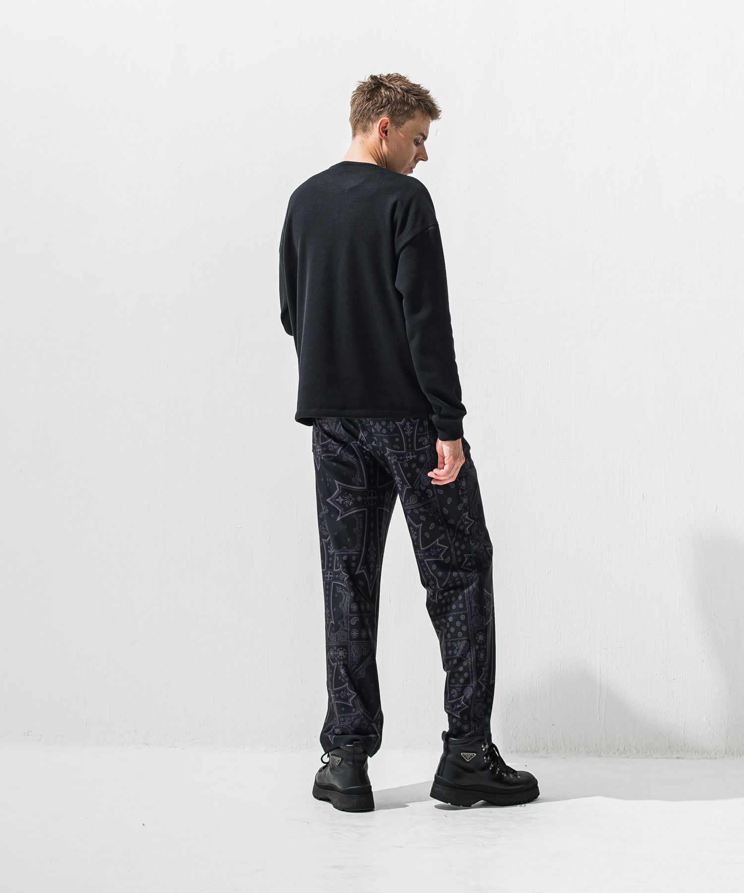 CHRIS EASY WIDE TUCK PANTS / RC42-ST-016WT / セミワイドタックパンツ / クロスブラック (1月上旬入荷予定)