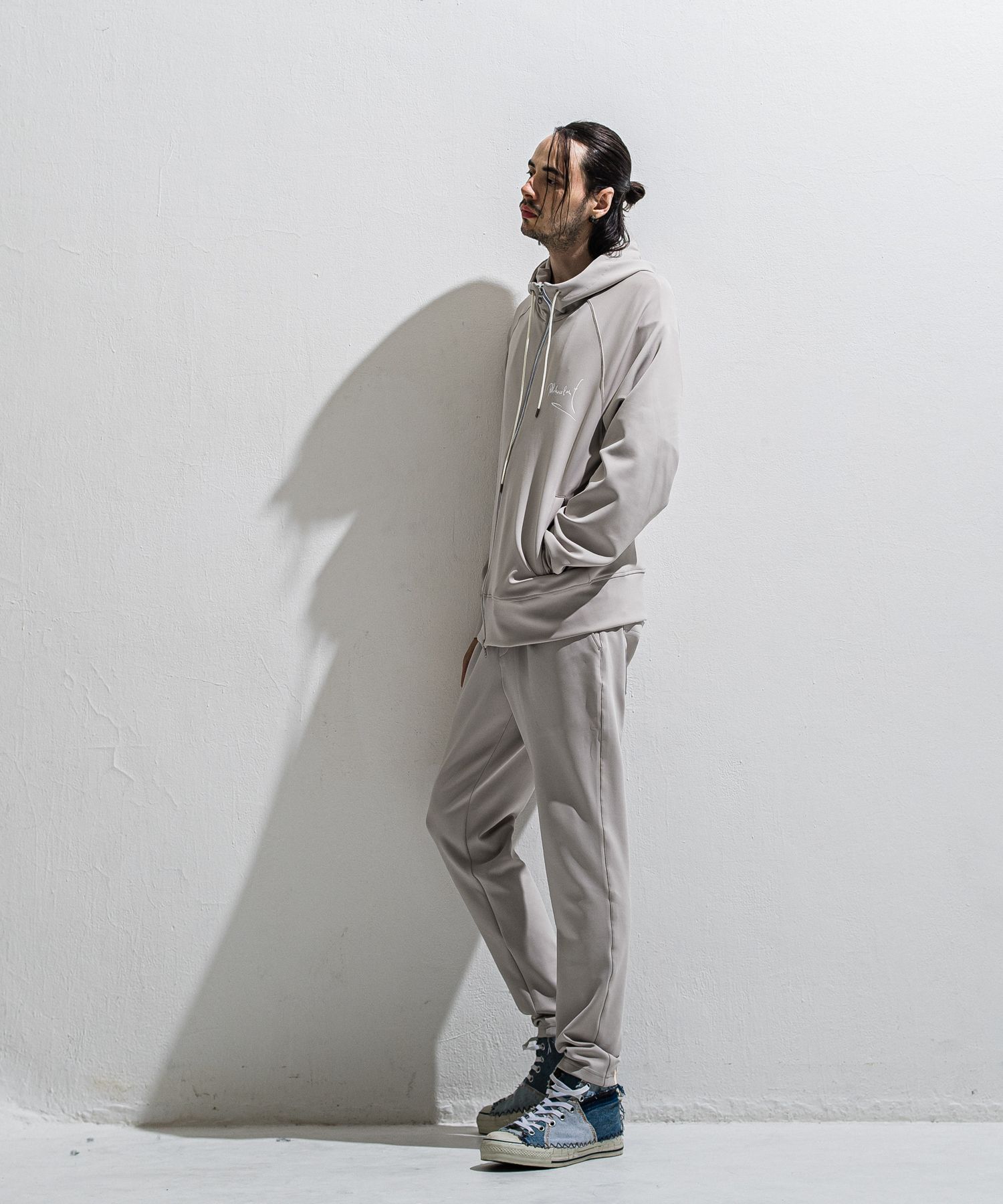 SIGN ZIP HOODIE / DP1-C-002 / サインプリントジップパーカー / グレージュ (2月上旬入荷予定)