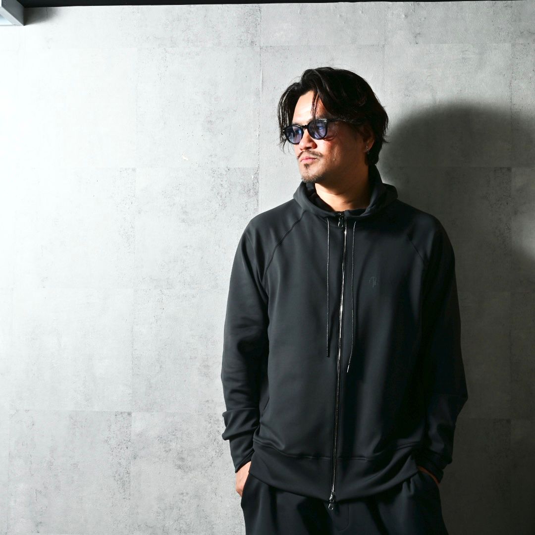 SIGN ZIP HOODIE / DP1-C-002 / サインプリントジップパーカー / ブラック (2月上旬入荷予定)