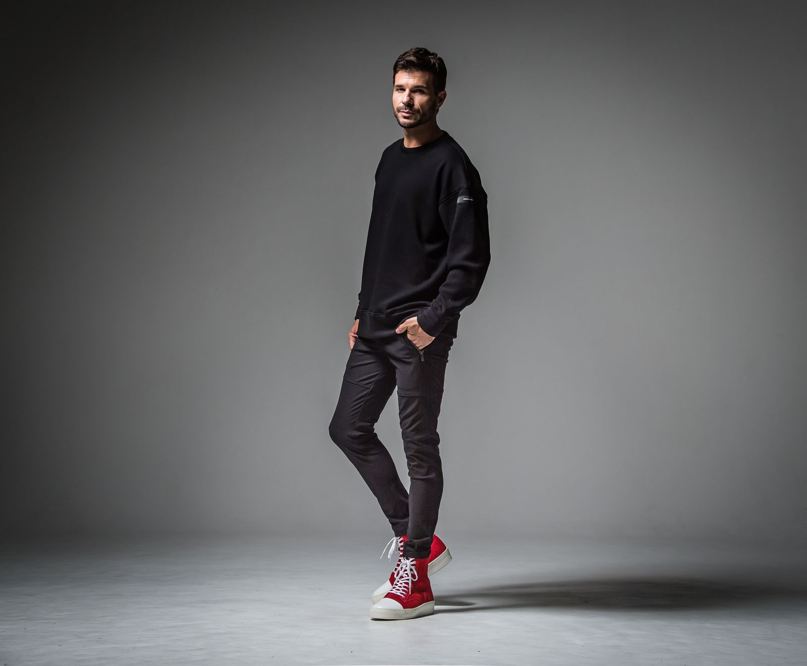 ID BACKROGO VELOURS FLEECE DROP TRAINER / RC30-C-003 / 裏起毛バックロゴトレーナー / ブラック