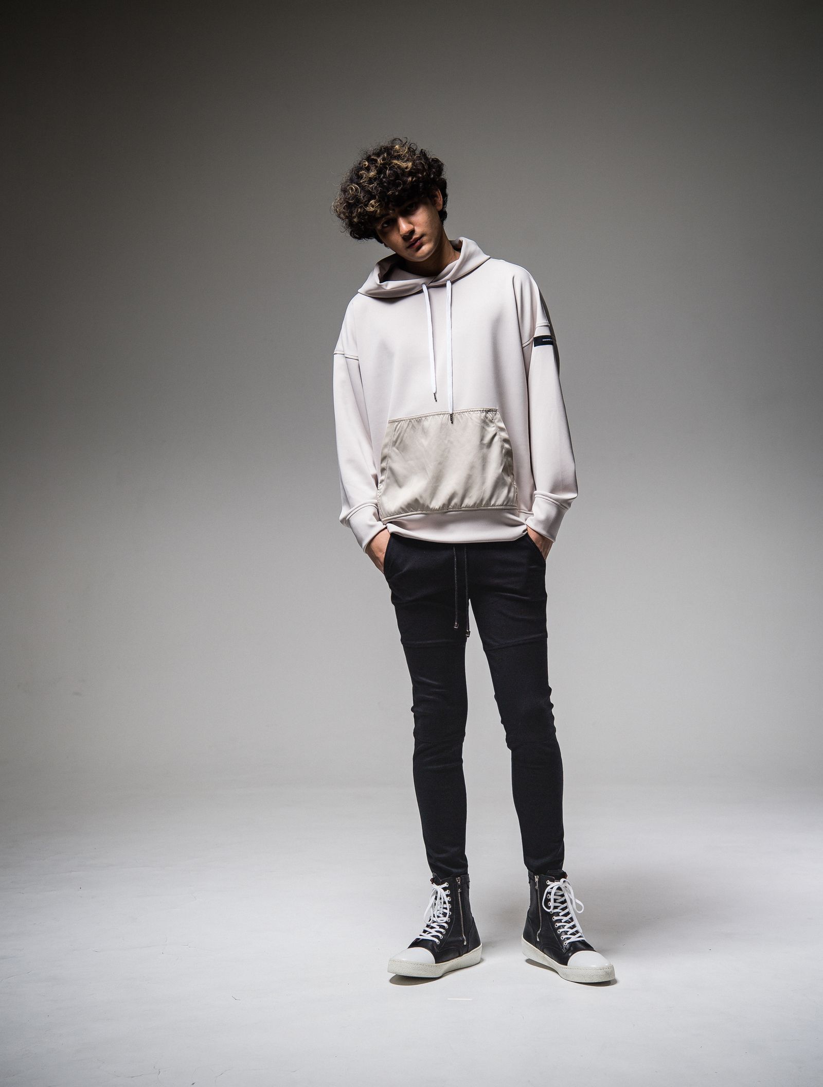 ANTIBACTERIAL NYLON LOOSE HOODIE / RC25-C-006 / ナイロンポケットパーカー / ベージュ