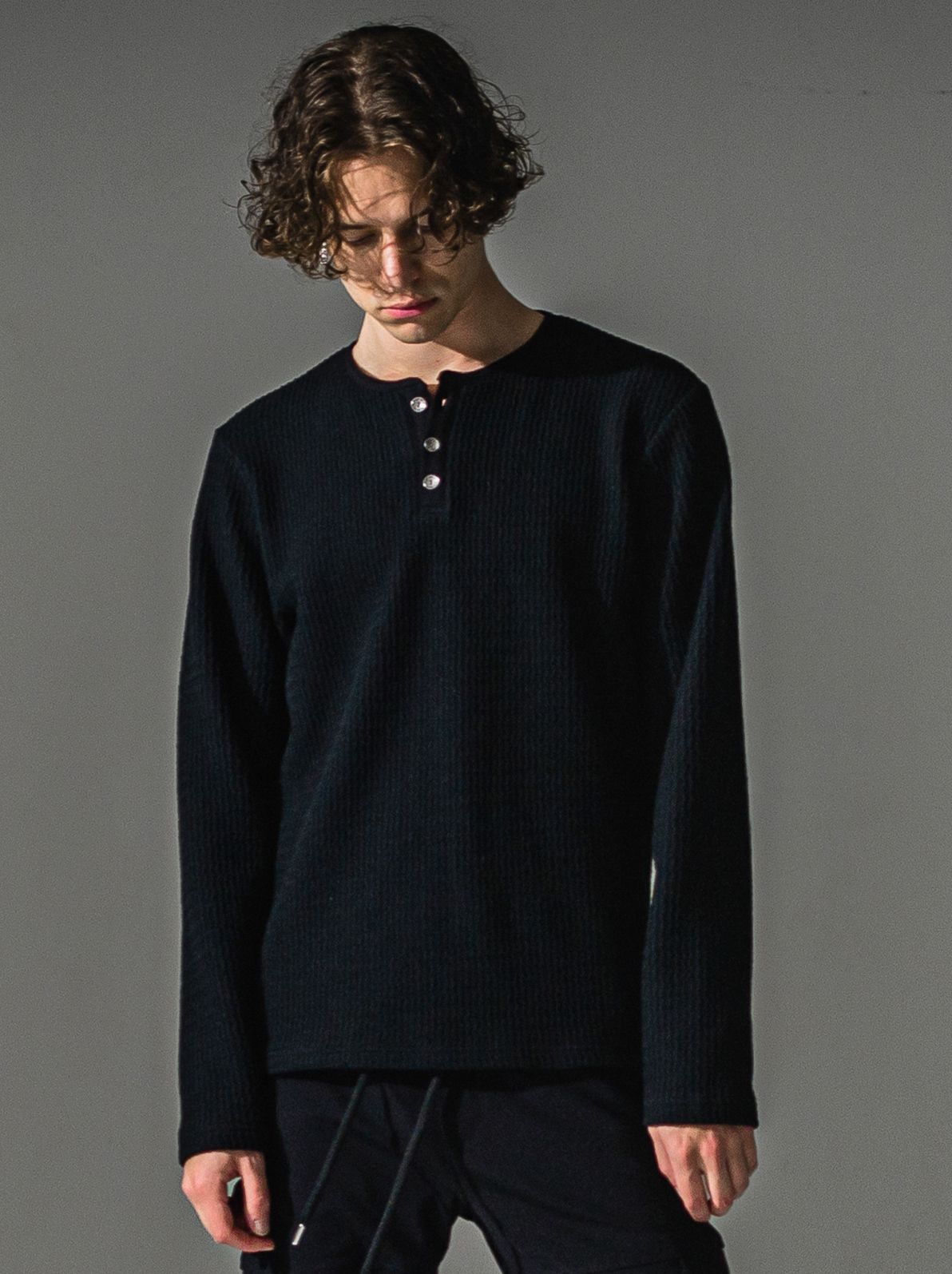 KNT HENRY / RC41-C-001 / コットンニットヘンリーネックロングTシャツ / ブラック (9月上旬入荷予定)