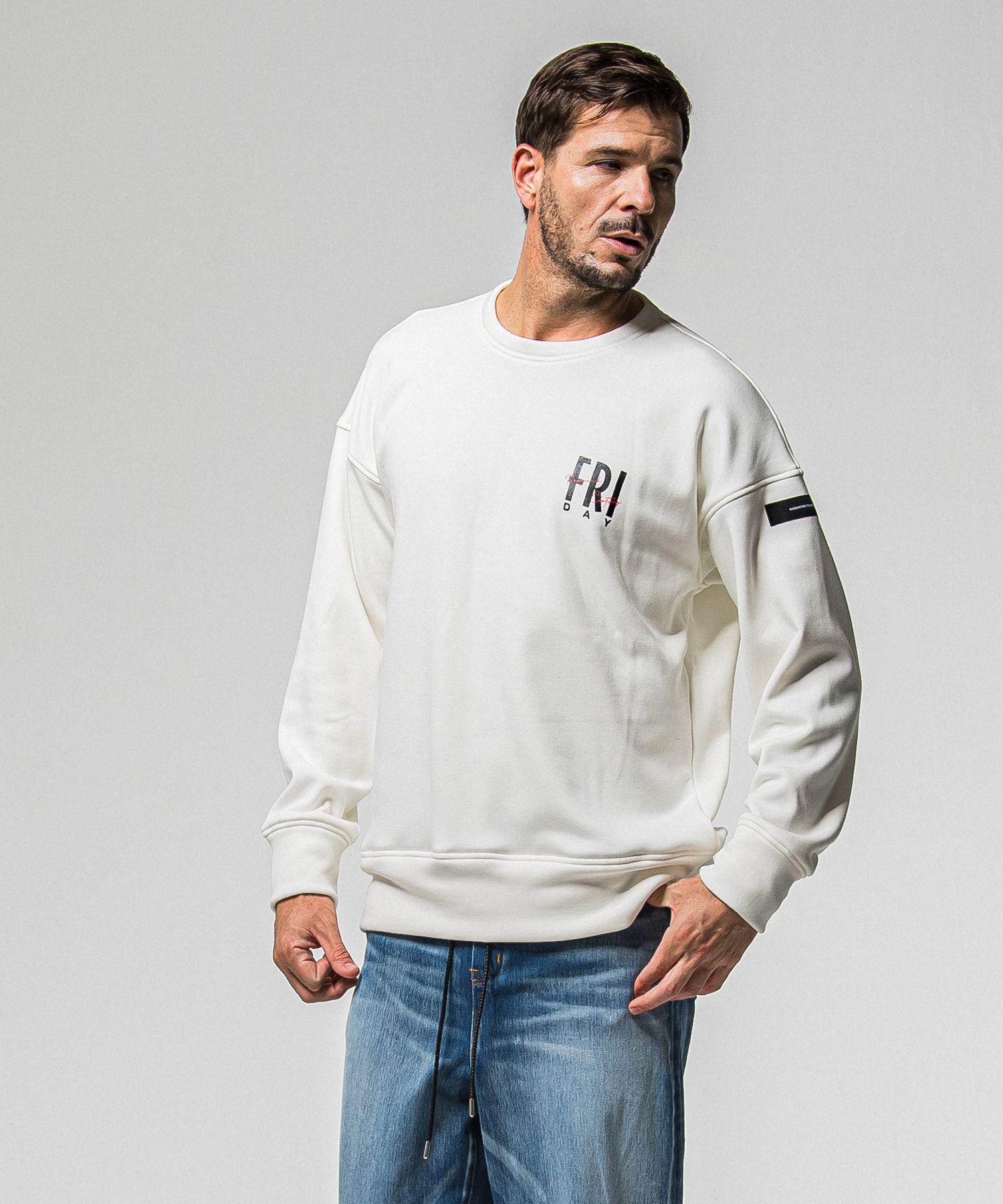 【FRIDAYコラボ】 FRIDAY STANDARD LOGO VELOURS FLEECE TRAINER / RCF1-C-004 / 裏起毛FRIDAYスタンダードロゴトレーナー / ホワイト (11月上旬入荷予定)