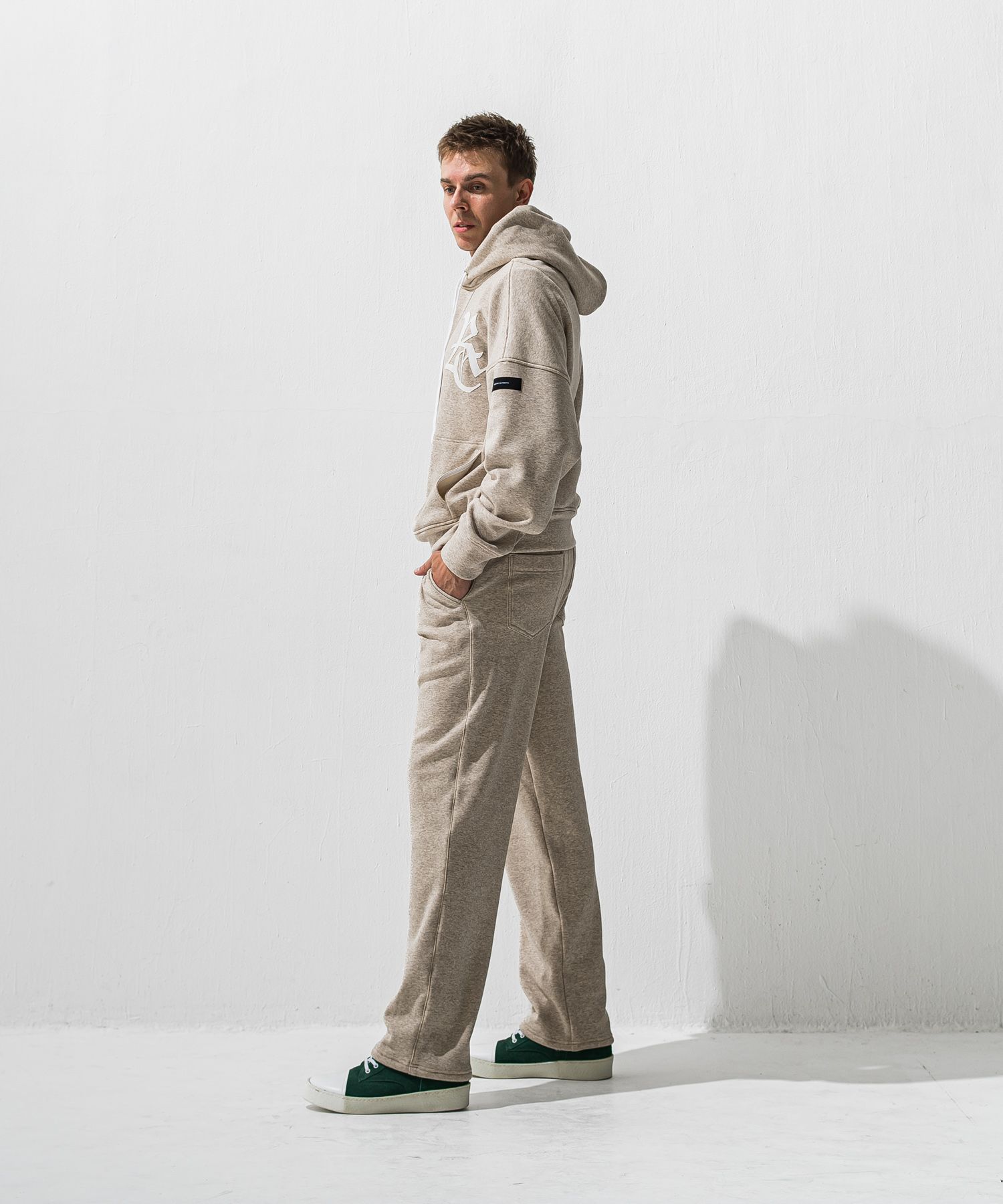 VELOURS FLEECE WIDE TUCK PANTS / RC42-ST-016HWT / 裏起毛セミワイドタックパンツ / ベージュ (11月中旬入荷予定)