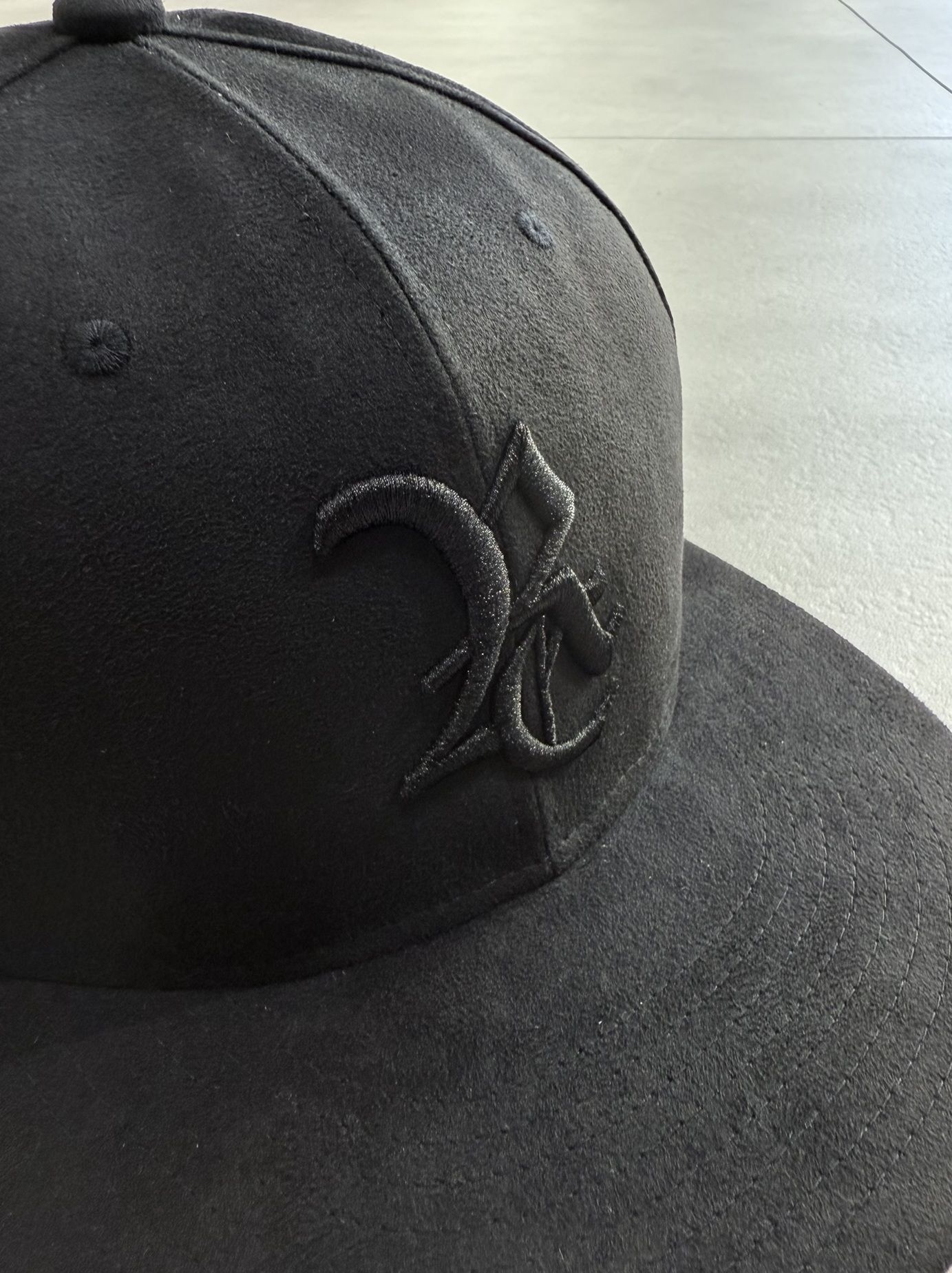 SUEDE RC BB CAP / RC37-CAP-001 / スエードエコレザーべースボールキャップ / ブラック×ブラック