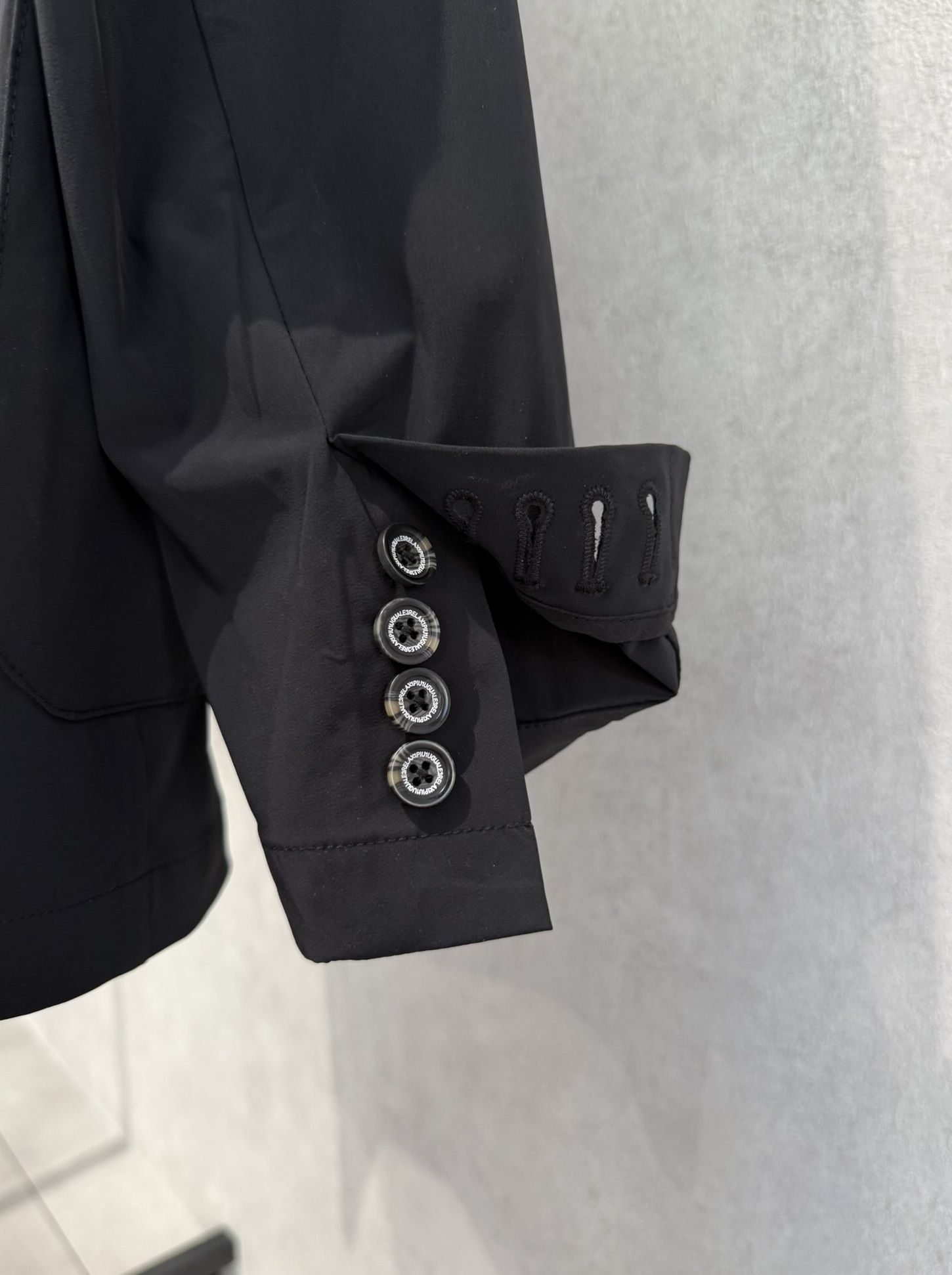 ストレッチナイロンセットアップ / uso-26062,usb-26062 / ブラック(無地)