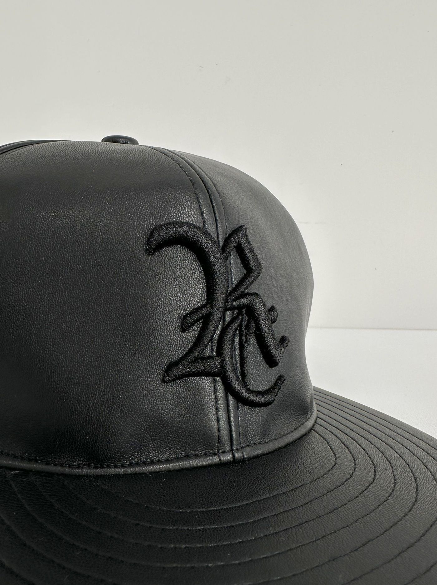 LEATHER RC BB CAP / RC34-CAP-001 / エコレザーベースボールキャップ / ブラック