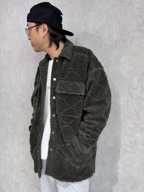 保温性の高いキルティングボアCPOで冬コーデ