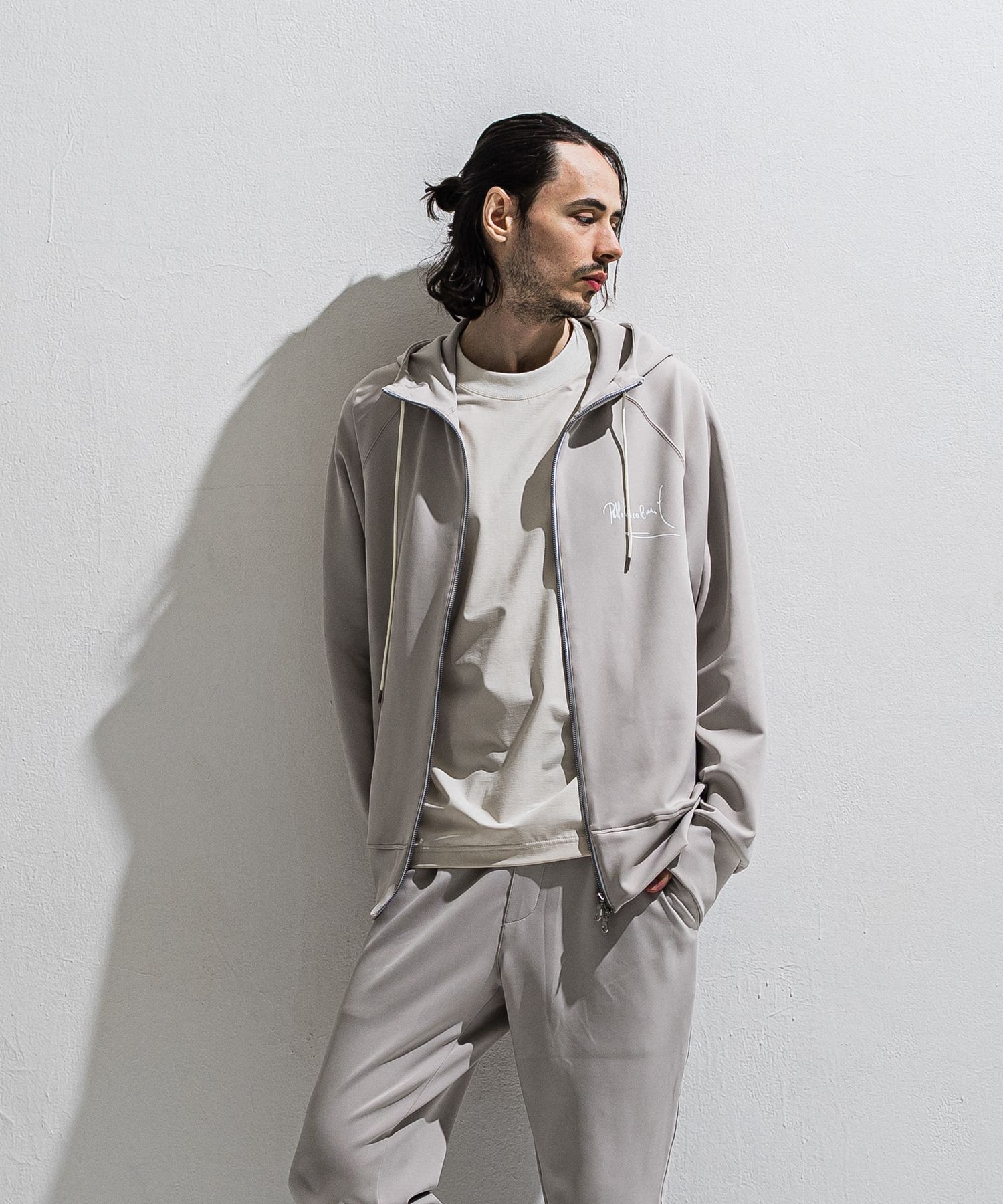 SIGN ZIP HOODIE / DP1-C-002 / サインプリントジップパーカー / グレージュ (2月上旬入荷予定)