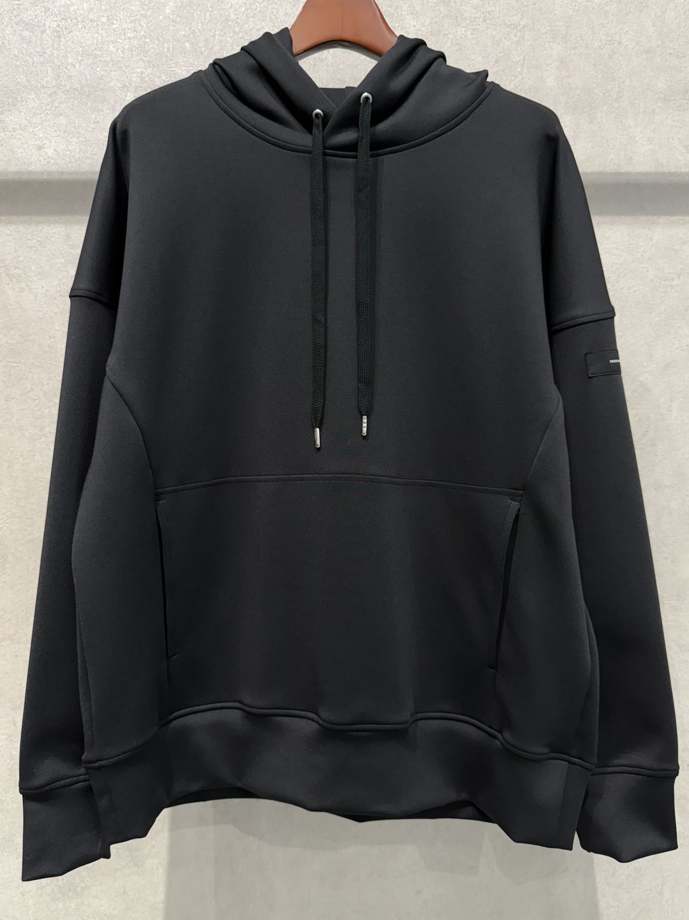 BACK ID LOOSE HOODIE / RC37-C-006 / バックロゴパーカー / ブラック