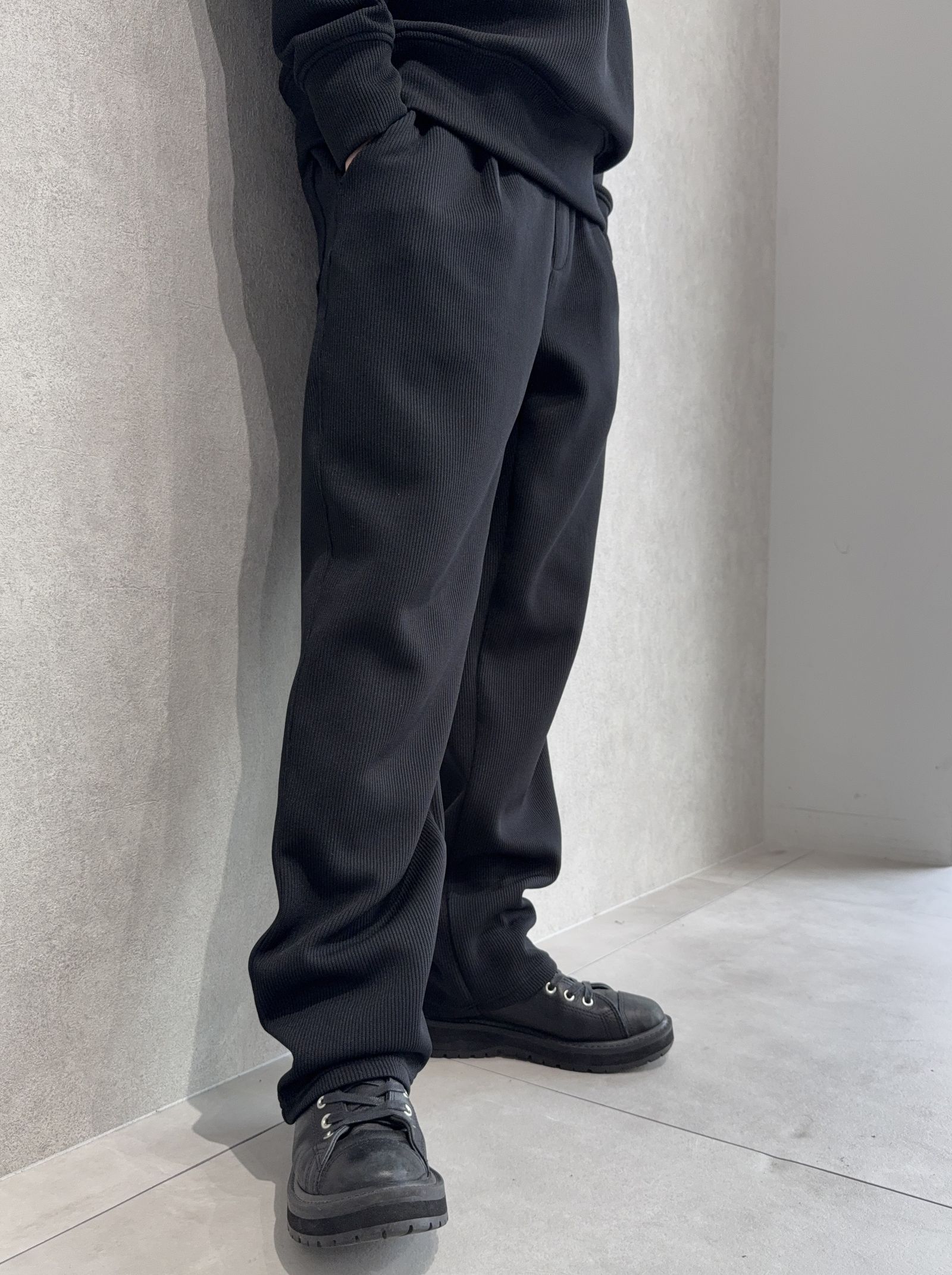 ボリュームと軽さのある高機能あぜ編みジャージセットアップ