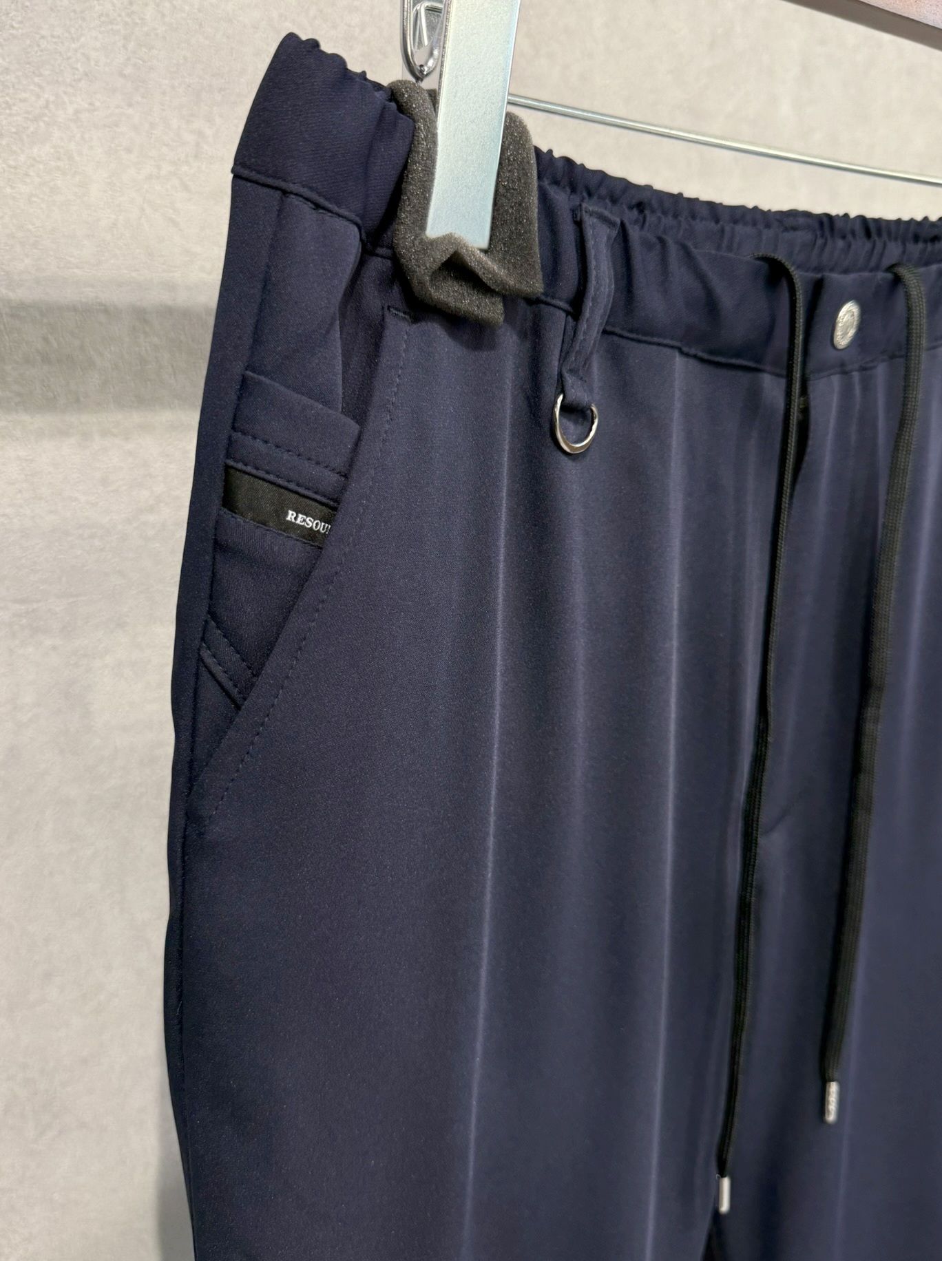 PAT WIDE EASY PANTS / RC39-ST-036BN / サテンワイドテーパードパンツ / ネイビー